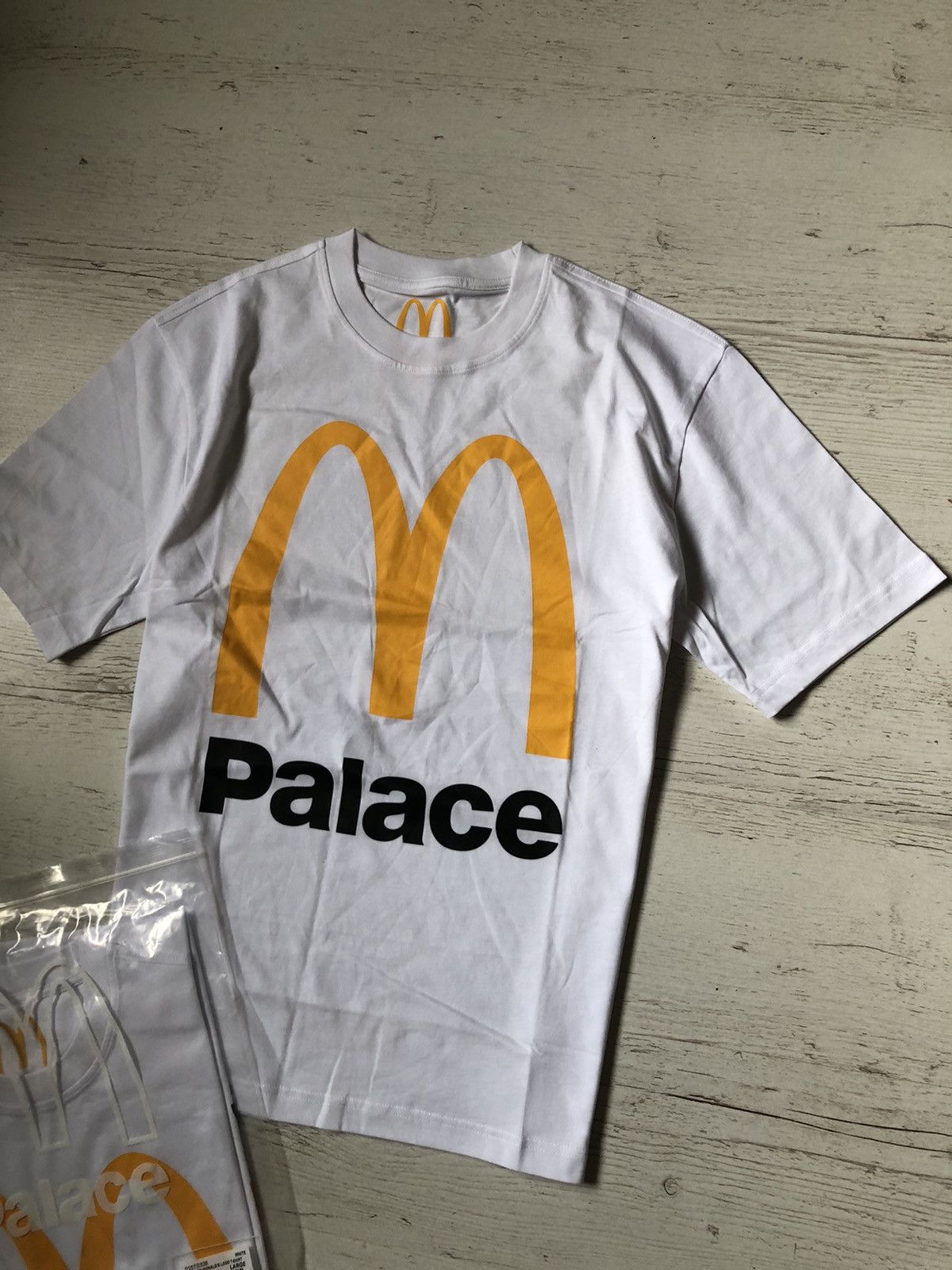 Palace t-shirt palace mcdonald's Size US M / EU 48-50 / 2 - 2 Thumbnail