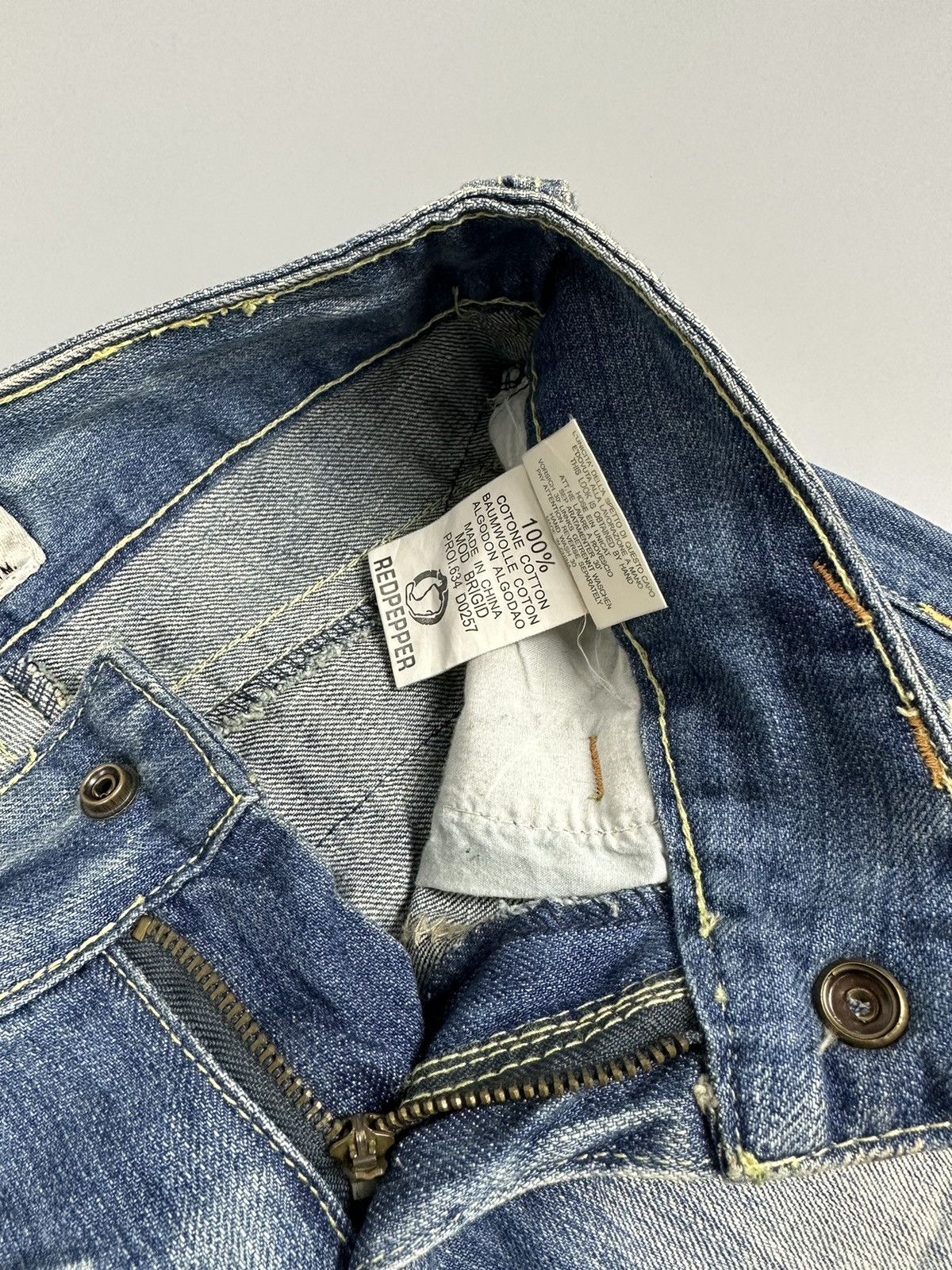 If Six Was Nine 🔥Flared🔥Vintage Red Pepper Embroidered Acidwash Flared Denim Size US 26 / EU 42 - 11 Thumbnail