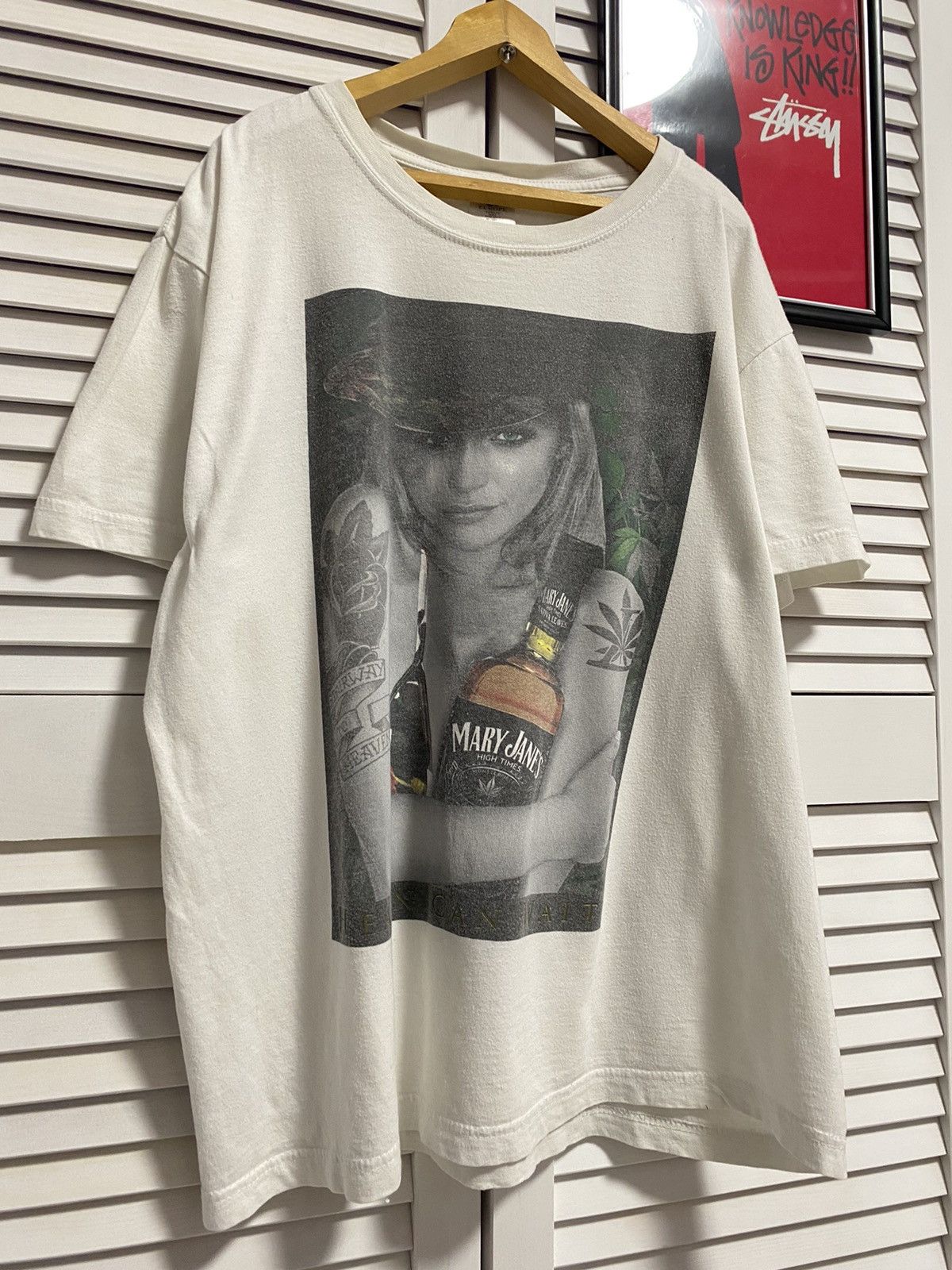 Band Tees Vintage T Shirt Tee Girl Weed Alcohol Drags Sex Mary Janes Size US L / EU 52-54 / 3 - 2 Thumbnail