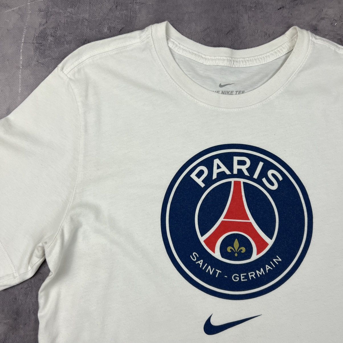 Nike Rare! Paris Saint Germain Nike PSG Big Logo Soccer Tee Size US M / EU 48-50 / 2 - 3 Thumbnail