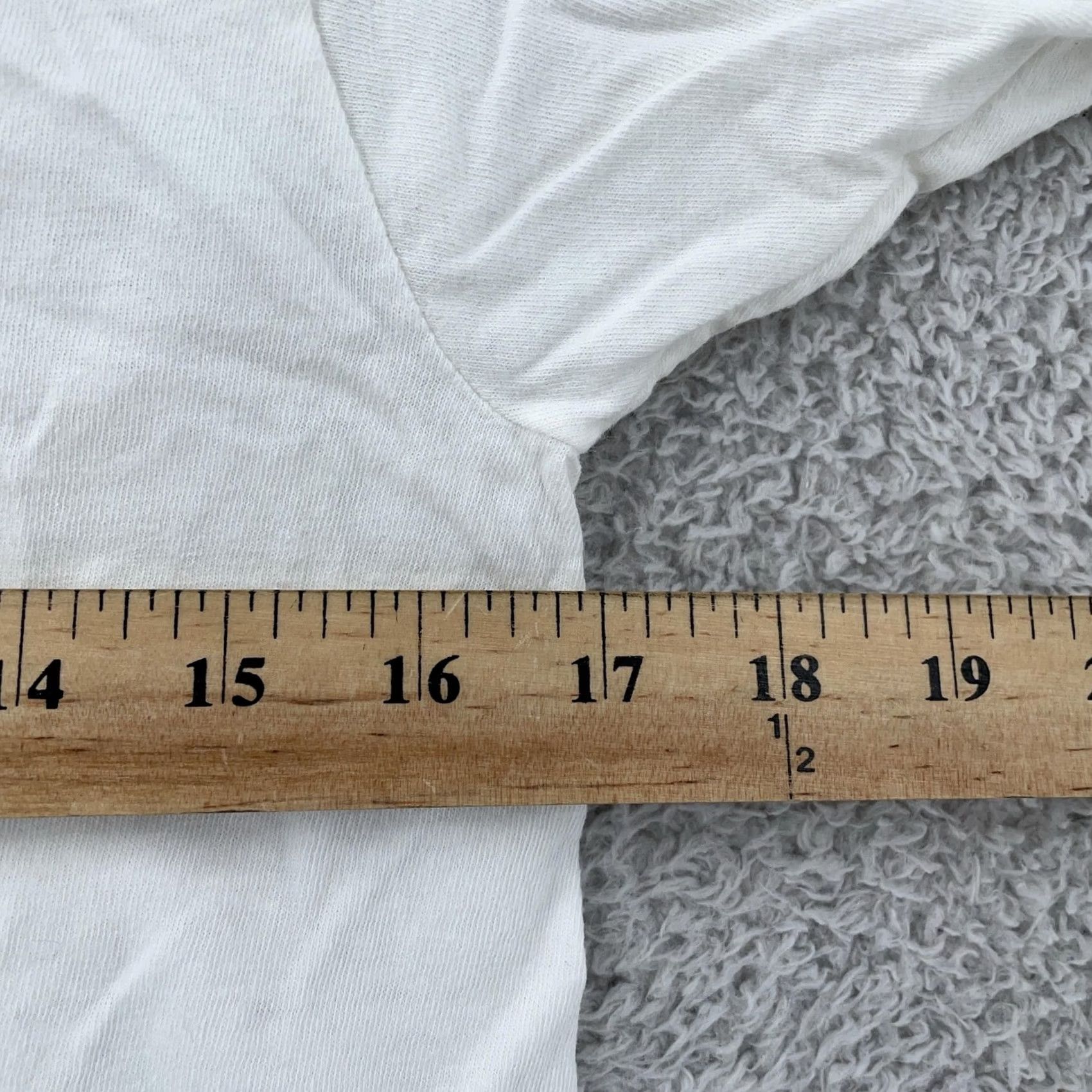 Fruit Of The Loom VINTAGE Fruit of the Loom Shirt Mens XS T-Shirt V-Neck White Short Sleeve Cotton Made USA 80s Mens Size US XS / EU 42 / 0 - 5 Thumbnail