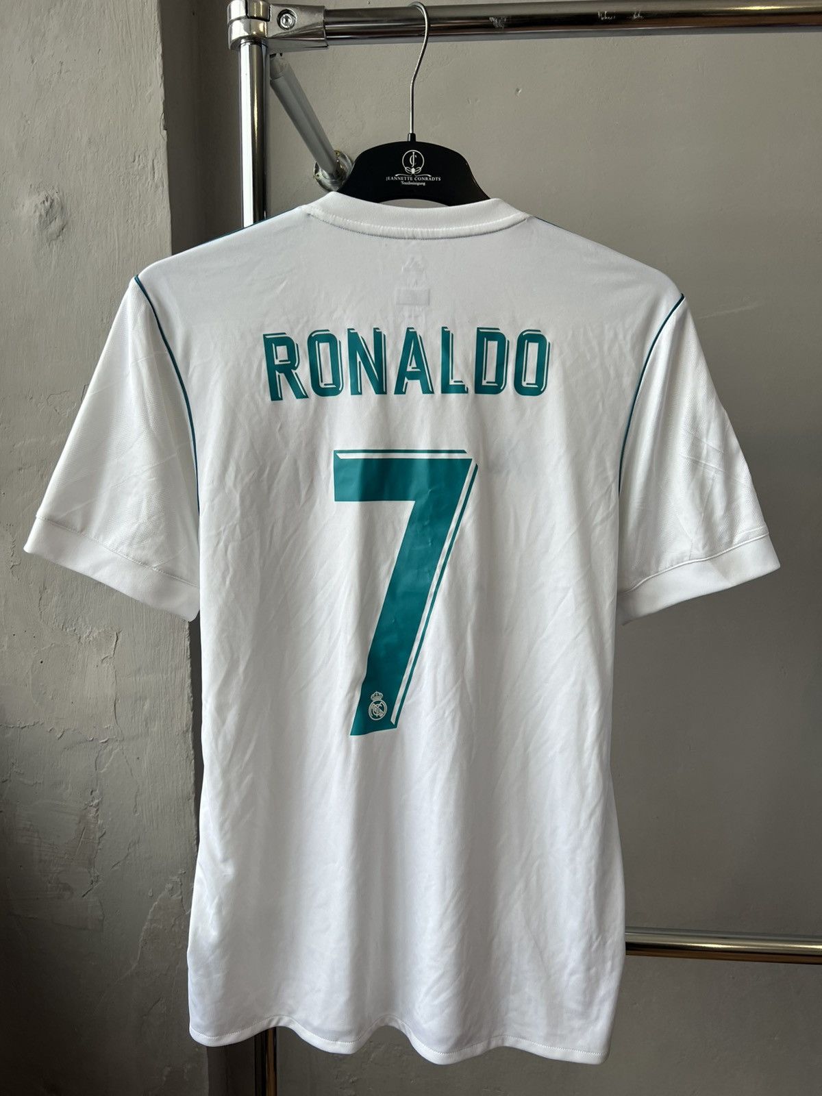 Adidas 2017/18 REAL MADRID #7 RONALDO HOME SOCCER JERSEY SHIRT M Size US M / EU 48-50 / 2 - 13 Thumbnail
