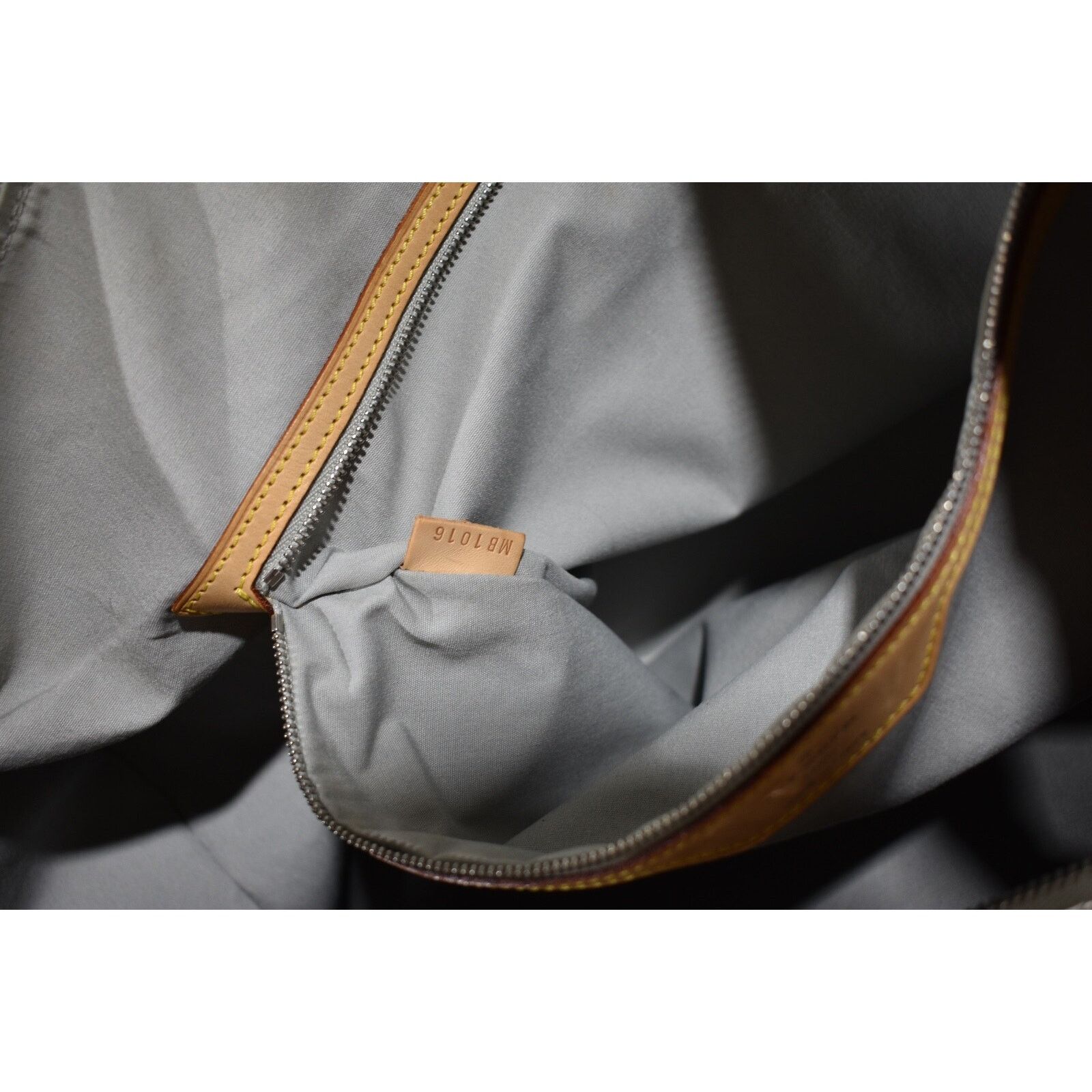 Louis Vuitton Louis Vuitton Keepall Mirror Weekend Travel Duffle Bag Size ONE SIZE - 21 Thumbnail