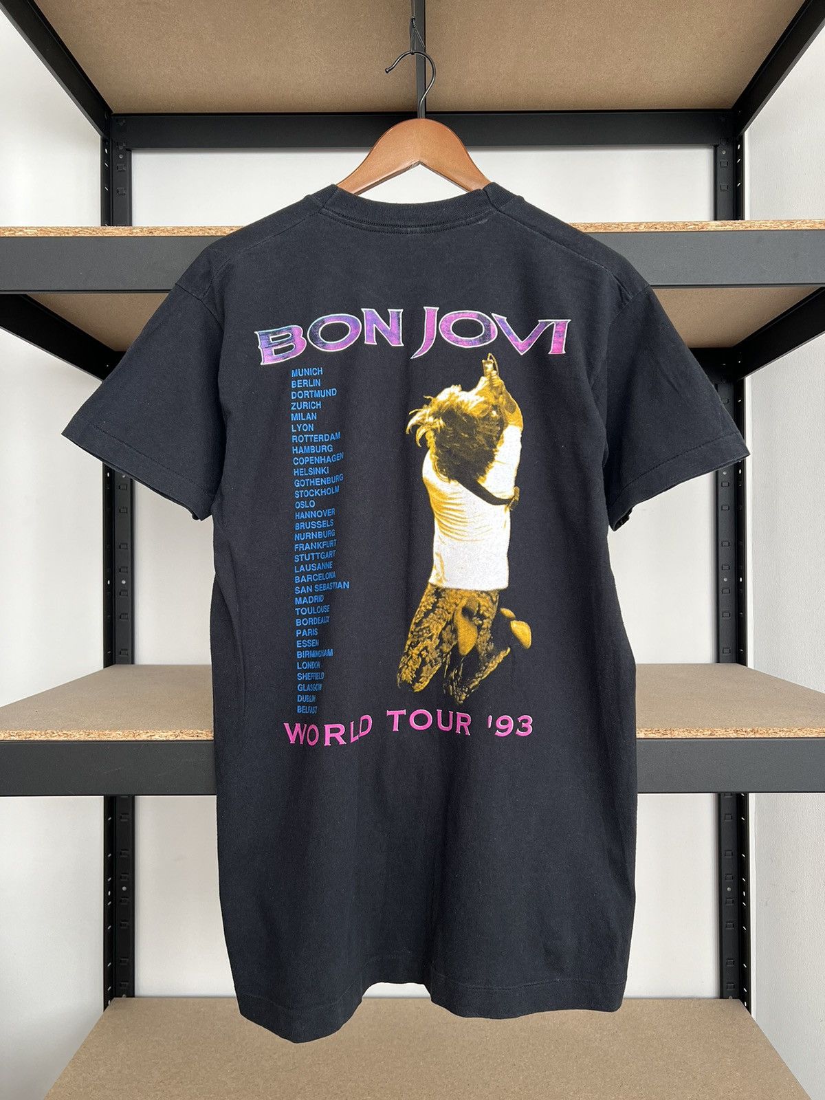 Band Tees Vintage 1993 Bon Jovi Keep The Faith Black T-shirt Size US L / EU 52-54 / 3 - 2 Thumbnail