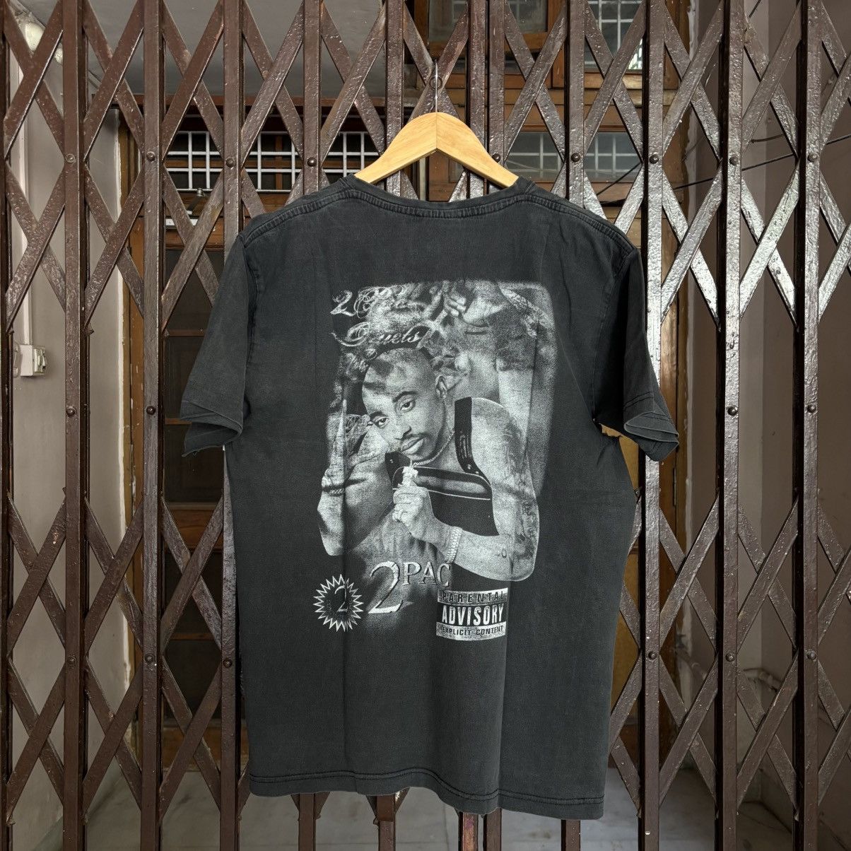 Band Tees Vintage 2Pac "All Eyez on Me" era Tshirt Size US XL / EU 56 / 4 - 3 Thumbnail