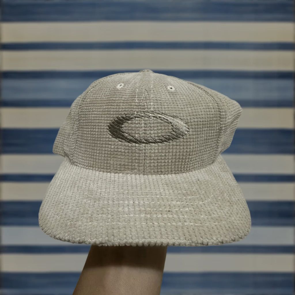 Oakley VINTAGE Oakley Baseball Cap OSFA Men Adjustable Corduroy Hat Tan Beige Blue OSFA Vintage Casual Size ONE SIZE - 1 Thumbnail