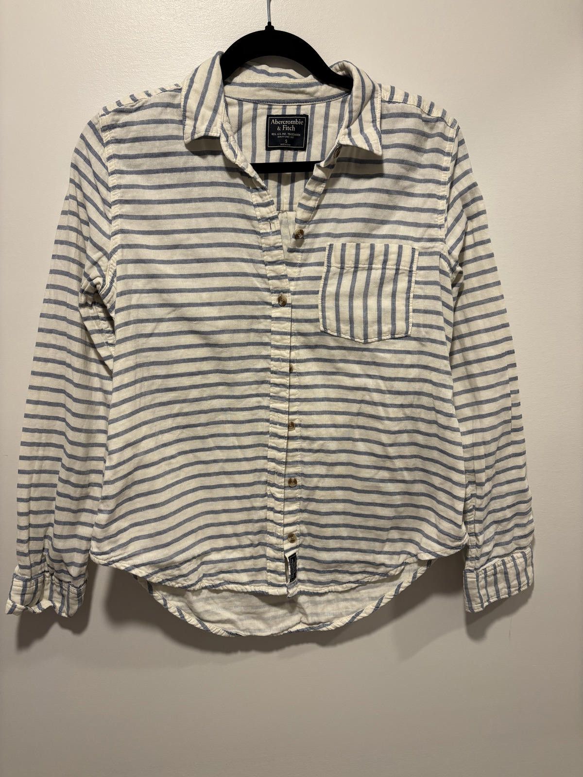 Abercrombie & Fitch Vintage y2k Abercrombie & Fitch Women's Striped Button-Up Size S / US 4 / IT 40 - 1 Thumbnail