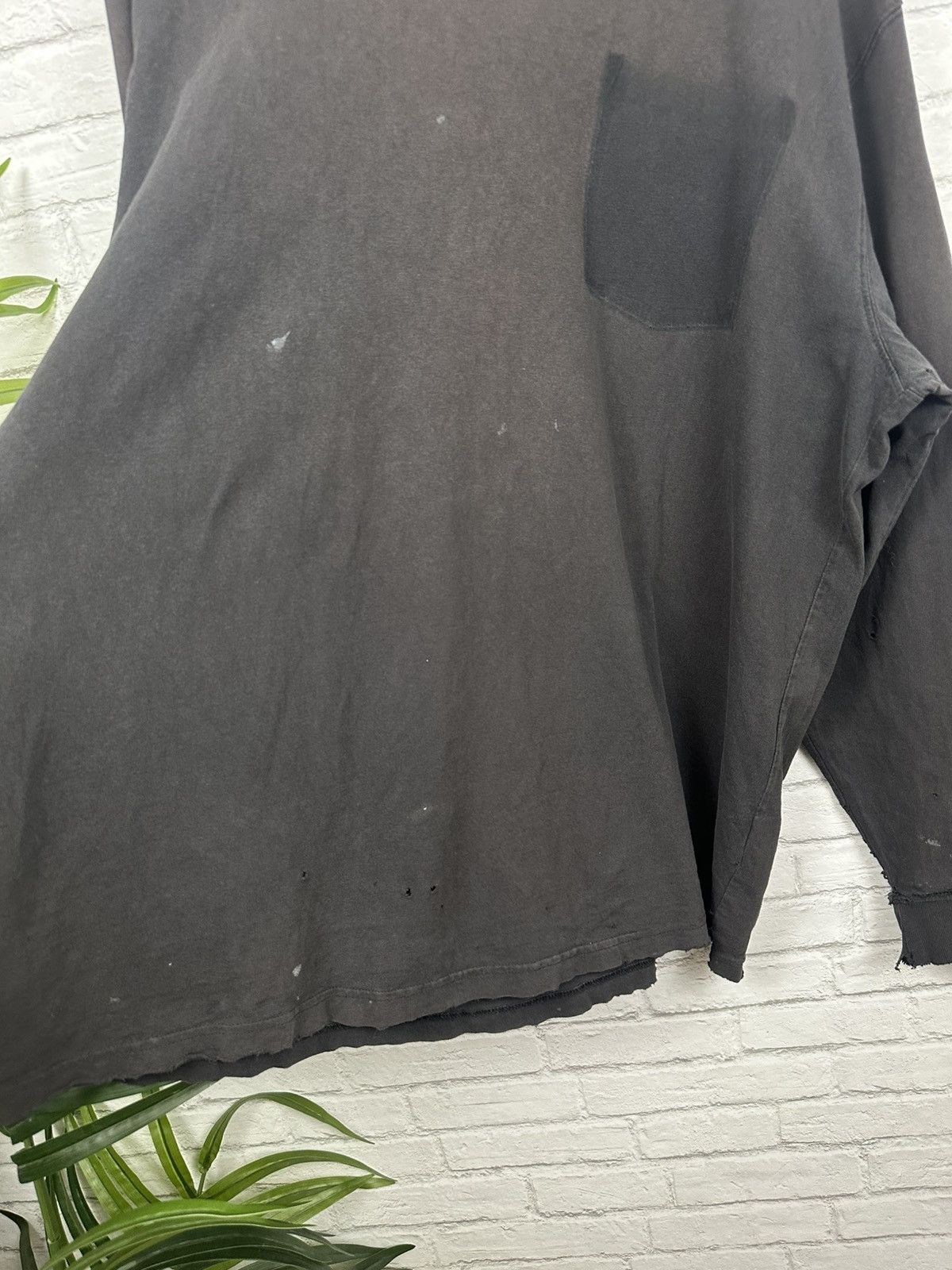 Carhartt (XL) THRASHED OUT FADED Carhartt Longsleeve Tee Size US XL / EU 56 / 4 - 11 Thumbnail
