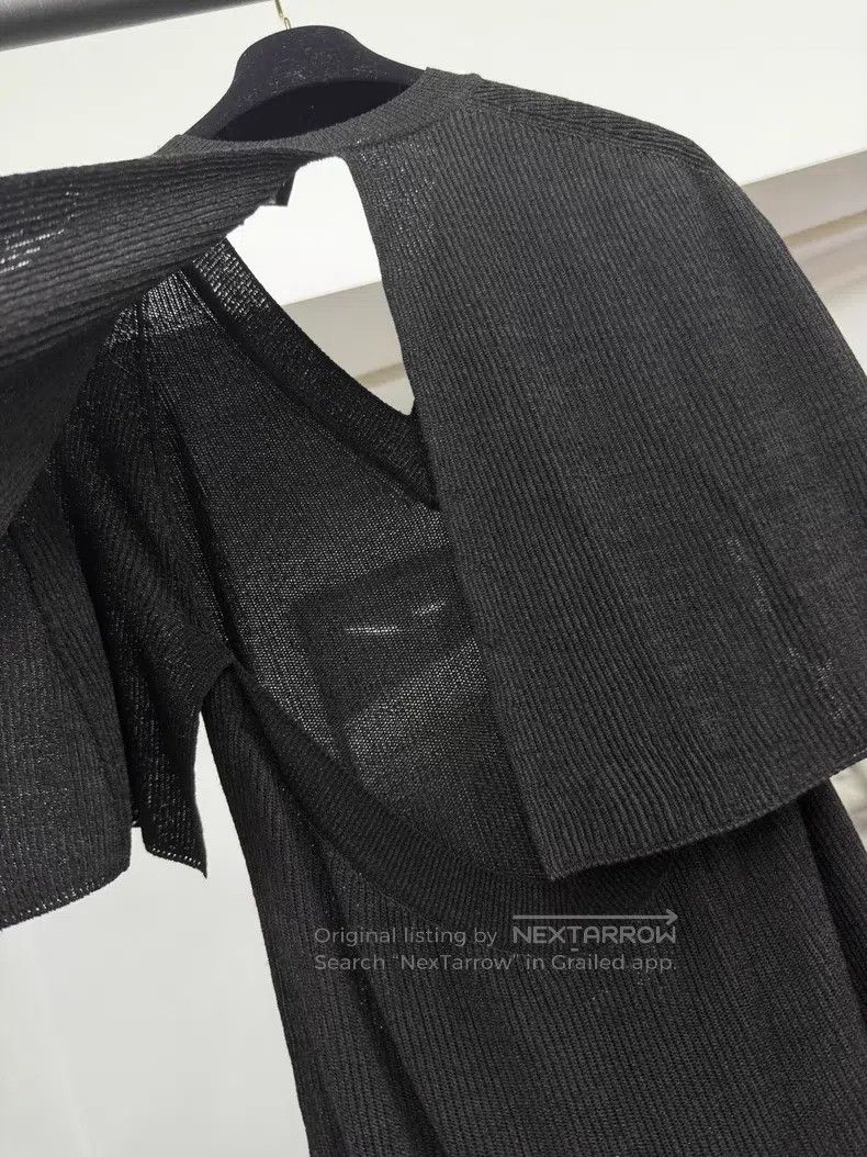 Chanel Chanel Black V-neck knitted dress Size XS / US 0-2 / IT 36-38 - 4 Thumbnail