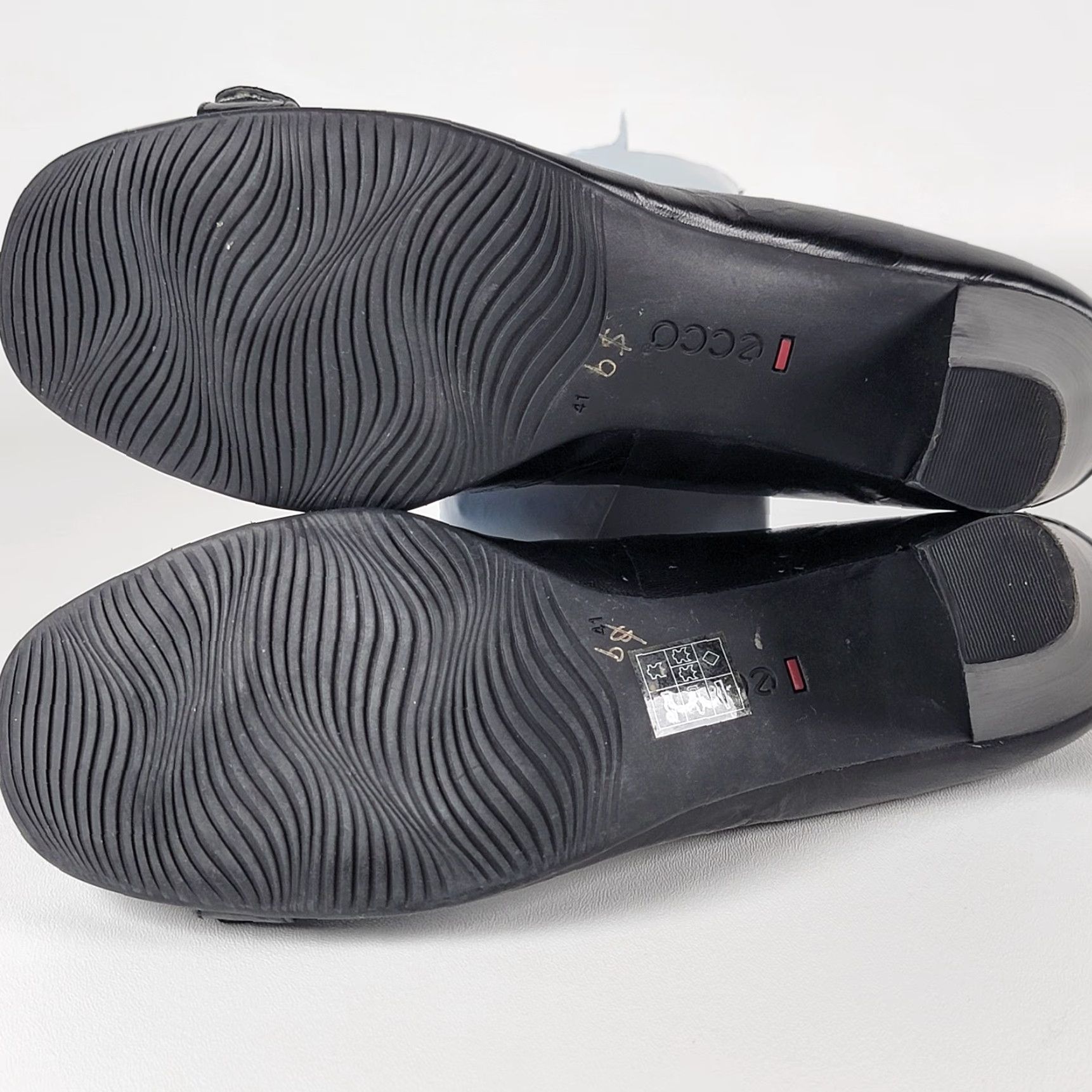 Ecco ECCO Black Leather Pumps Buckle Accents Women's Size 10/41 EU Pumps, Women, Heel, Black, Slip On, Med, Rubber Outsole, Leather Upper, Classic, 90s? Size US 10 / IT 40 - 7 Thumbnail