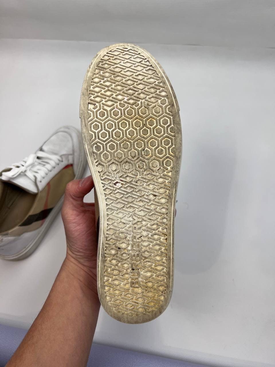 Burberry Burberry leather trainers shoes size 38 Size US 7 / EU 40 - 14 Thumbnail