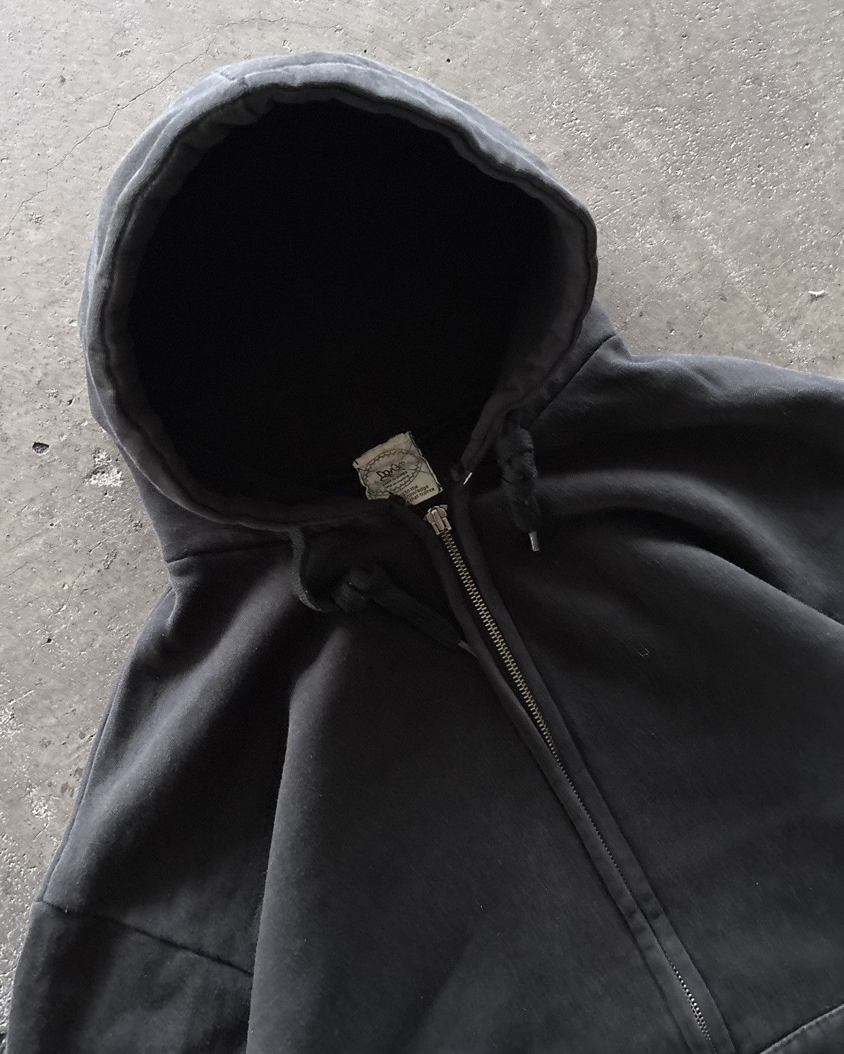 Vintage 2000s Faded Black Zip Up Hoodie Size US L / EU 52-54 / 3 - 2 Thumbnail