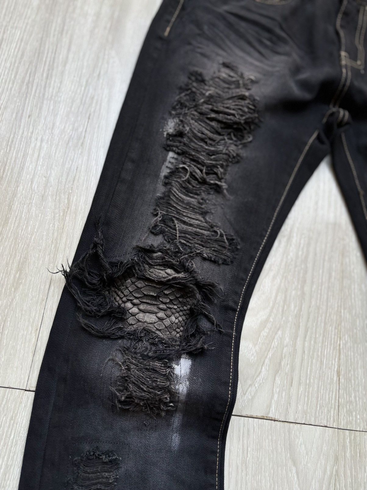 Japanese Brand Distressed flare jeans Size US 28 / EU 44 - 3 Thumbnail