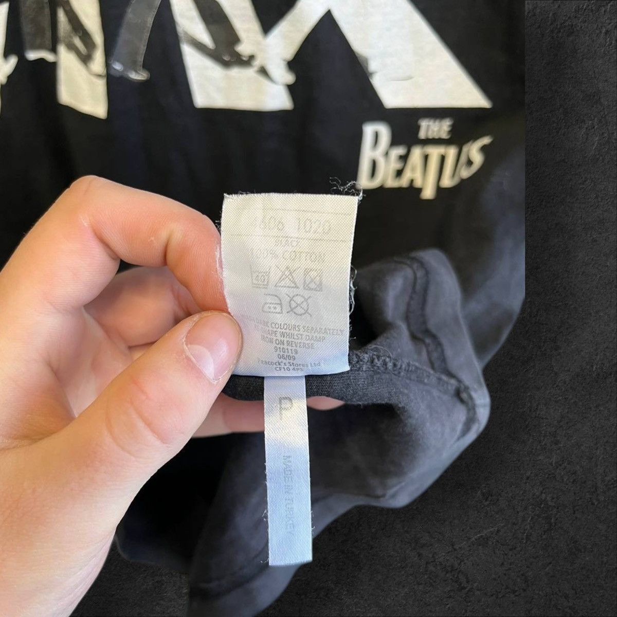 Band Tees The Beatles 2009 Abbey Road Album Band T shirt Tee Black Size US M / EU 48-50 / 2 - 5 Thumbnail