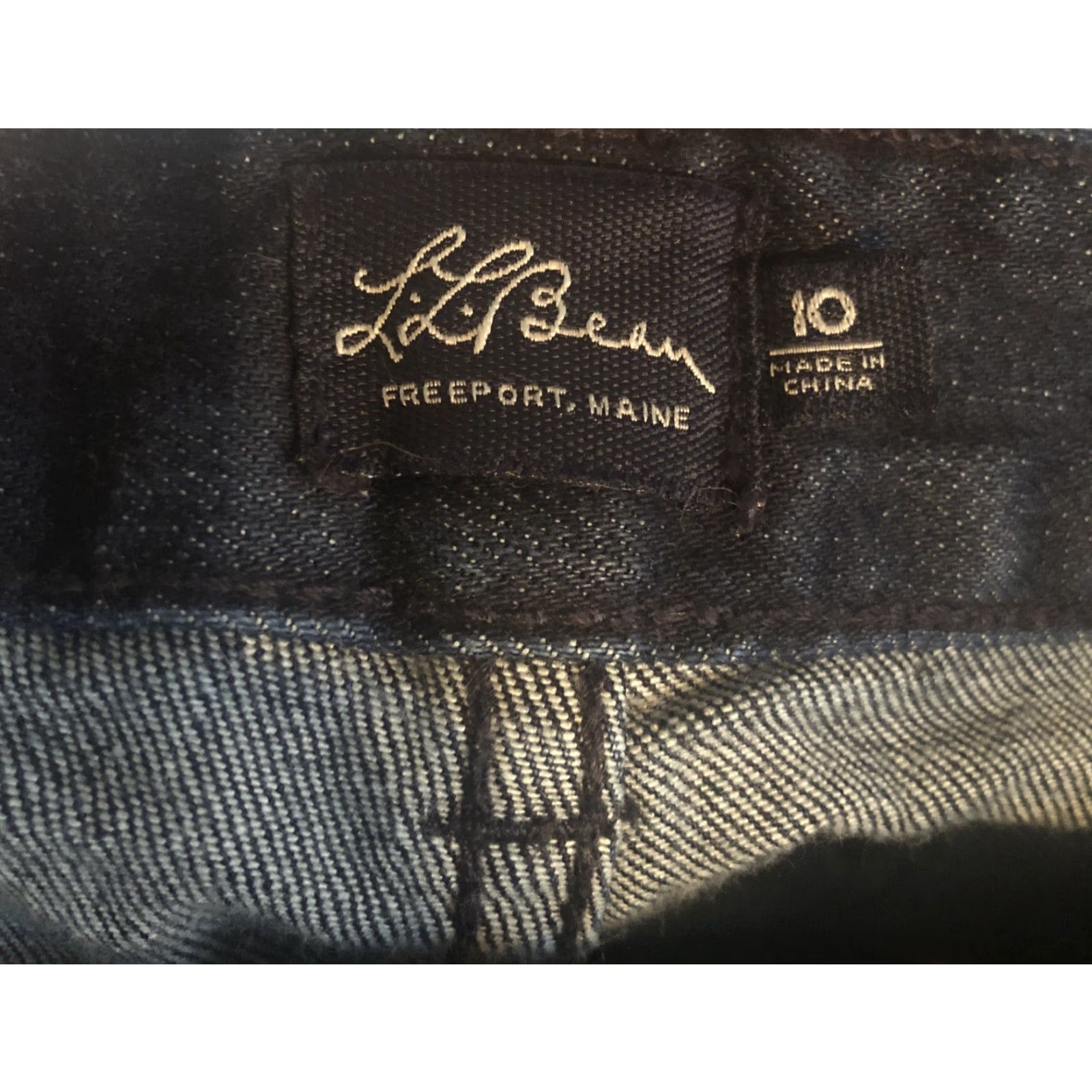 Vintage LL Bean Jean Shorts Womens 10 High Rise Regular Blue Denim Cotton Shorts Chino Flat Front Zipper 100% Cotton High Rise Womens Jeans Short Size 30" / US 8 / IT 44 - 3 Thumbnail