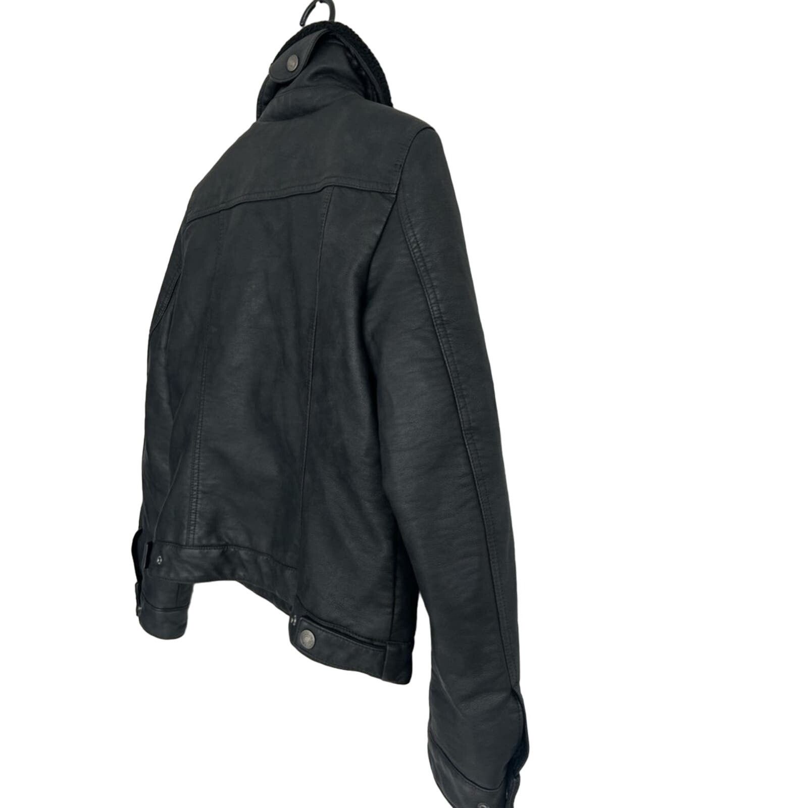 Levi's Levi’s Sherpa Zip Button Jacket Black Faux Leather QUALITY Size S / US 4 / IT 40 - 4 Thumbnail