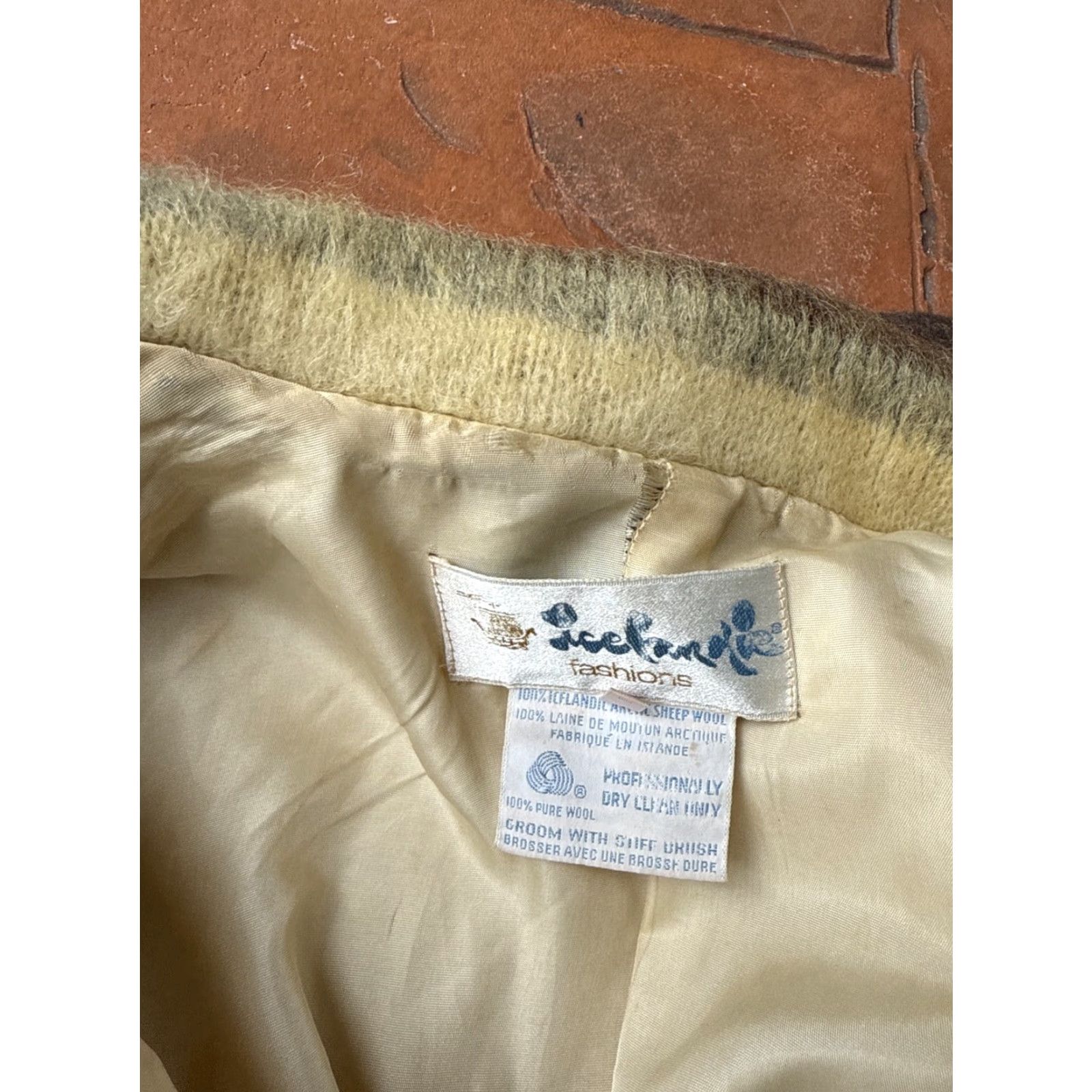 Vintage VINTAGE Iceland Fashions Sheep Wool Full Zip Jacket Women’s Medium Pure Size M / US 6-8 / IT 42-44 - 2 Thumbnail