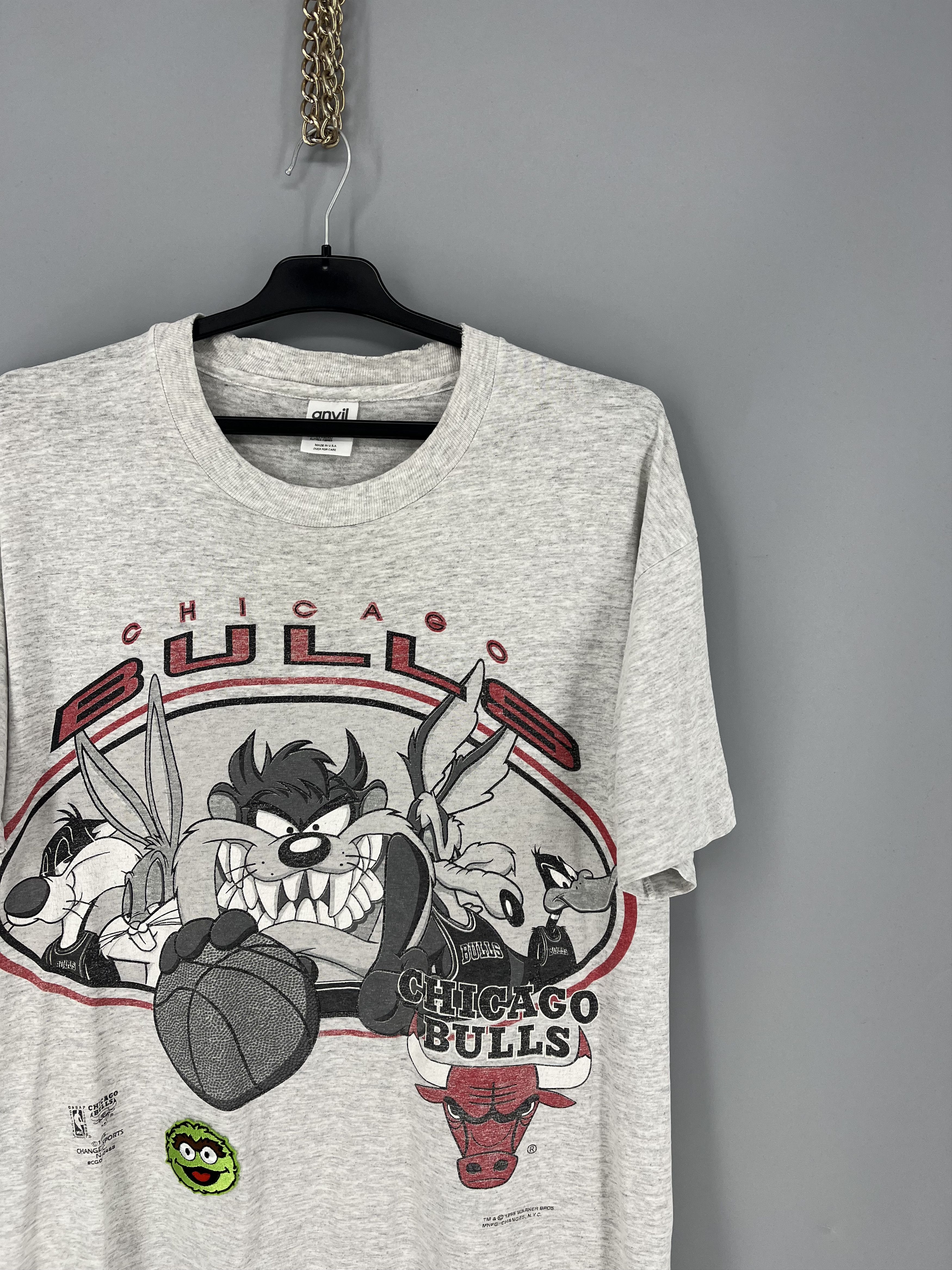 Warner Bros Vintage Looney Tunes Chicago Bull Grey Shirt 90S MADE IN USA Size US L / EU 52-54 / 3 - 5 Thumbnail