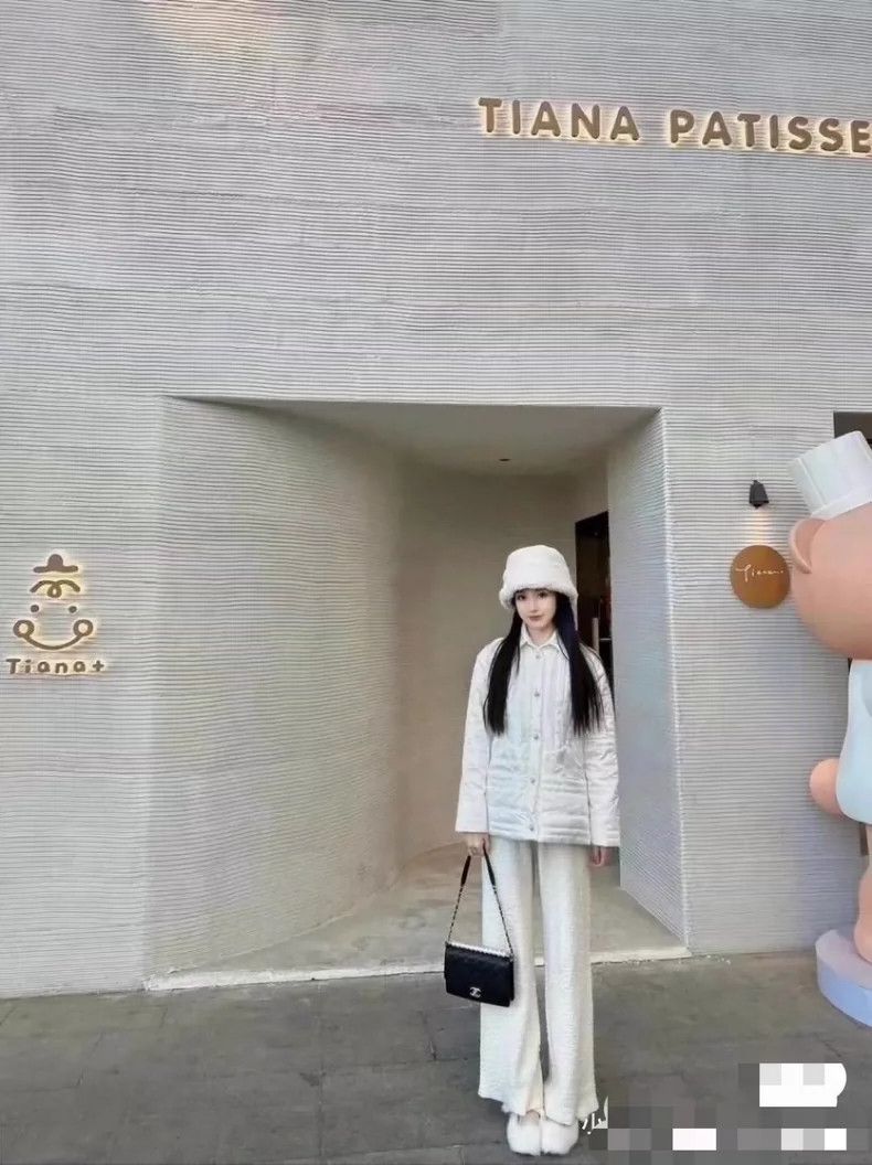 Chanel Chanel Snow Series Snow White Cotton jacket 2504-Nextarrow Size XS / US 0-2 / IT 36-38 - 9 Thumbnail