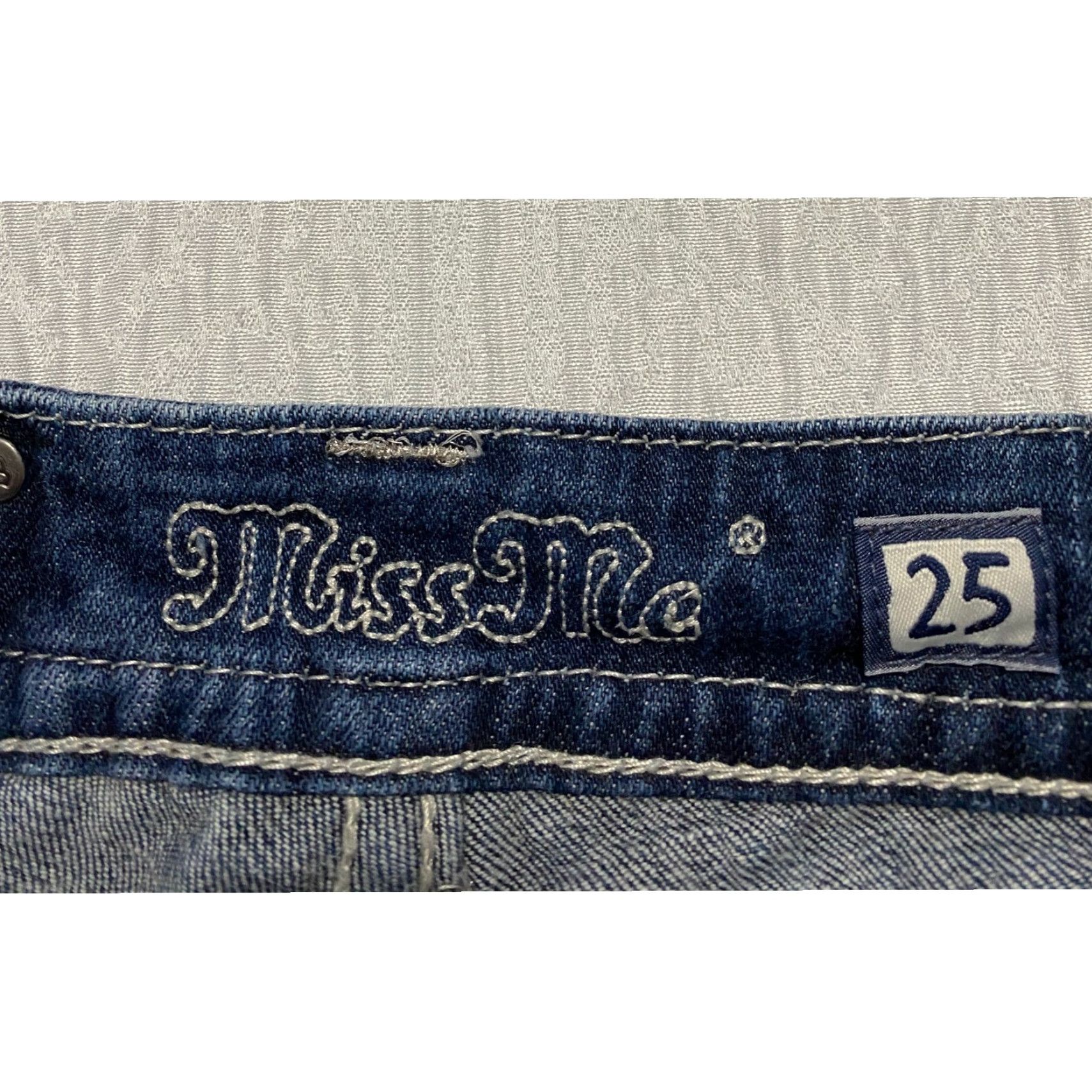 Miss Me Miss Me Jeans Capri Women 25 Distressed Paisley Embellished Pockets 5-Pocket Design Denim Capris Blue Size 42" / US 20 - 4 Thumbnail