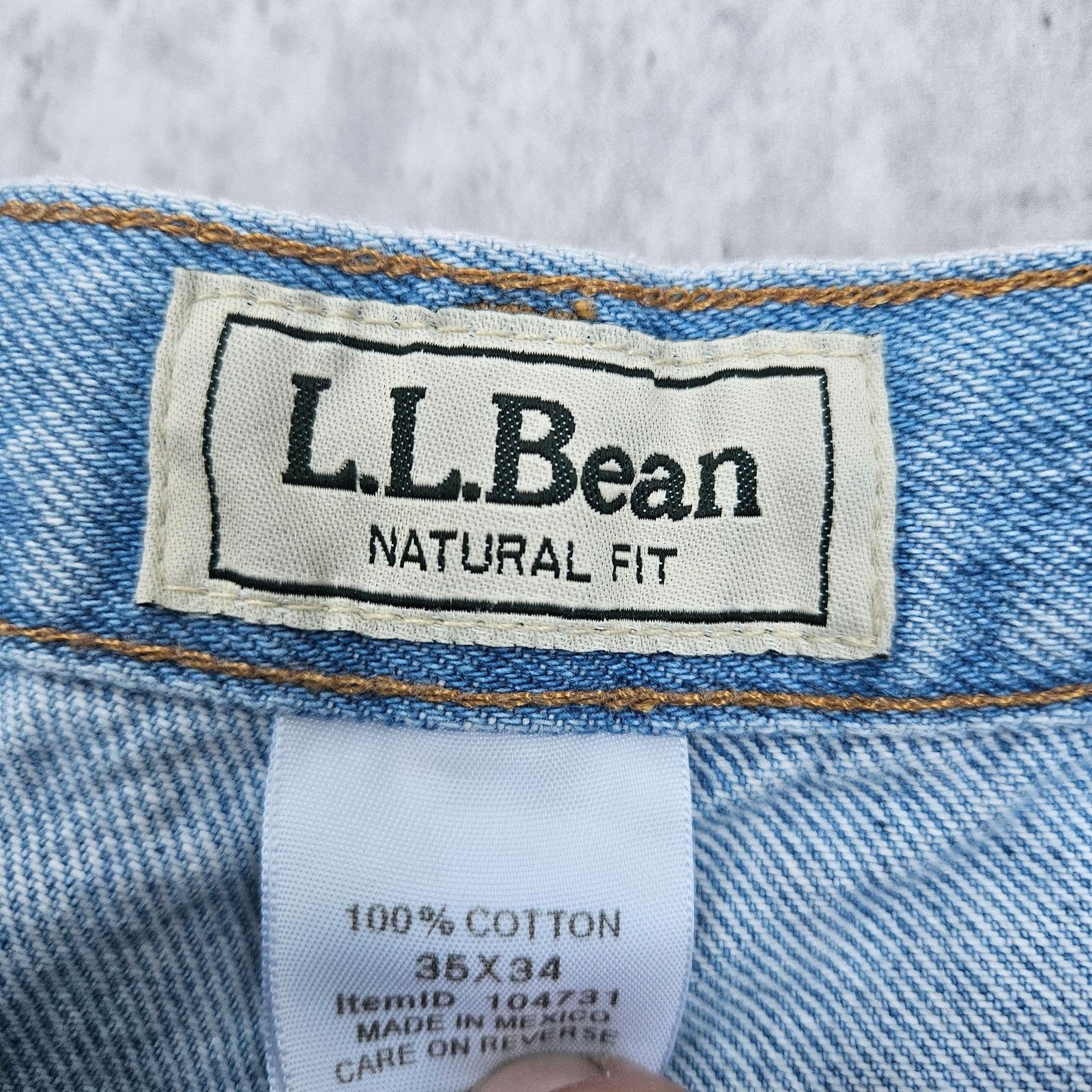 L.L. Bean VINTAGE MENS L. L. BEAN NATURAL FIT BLUE JEANS SIZE 35 X 34 Size US 35 - 3 Thumbnail