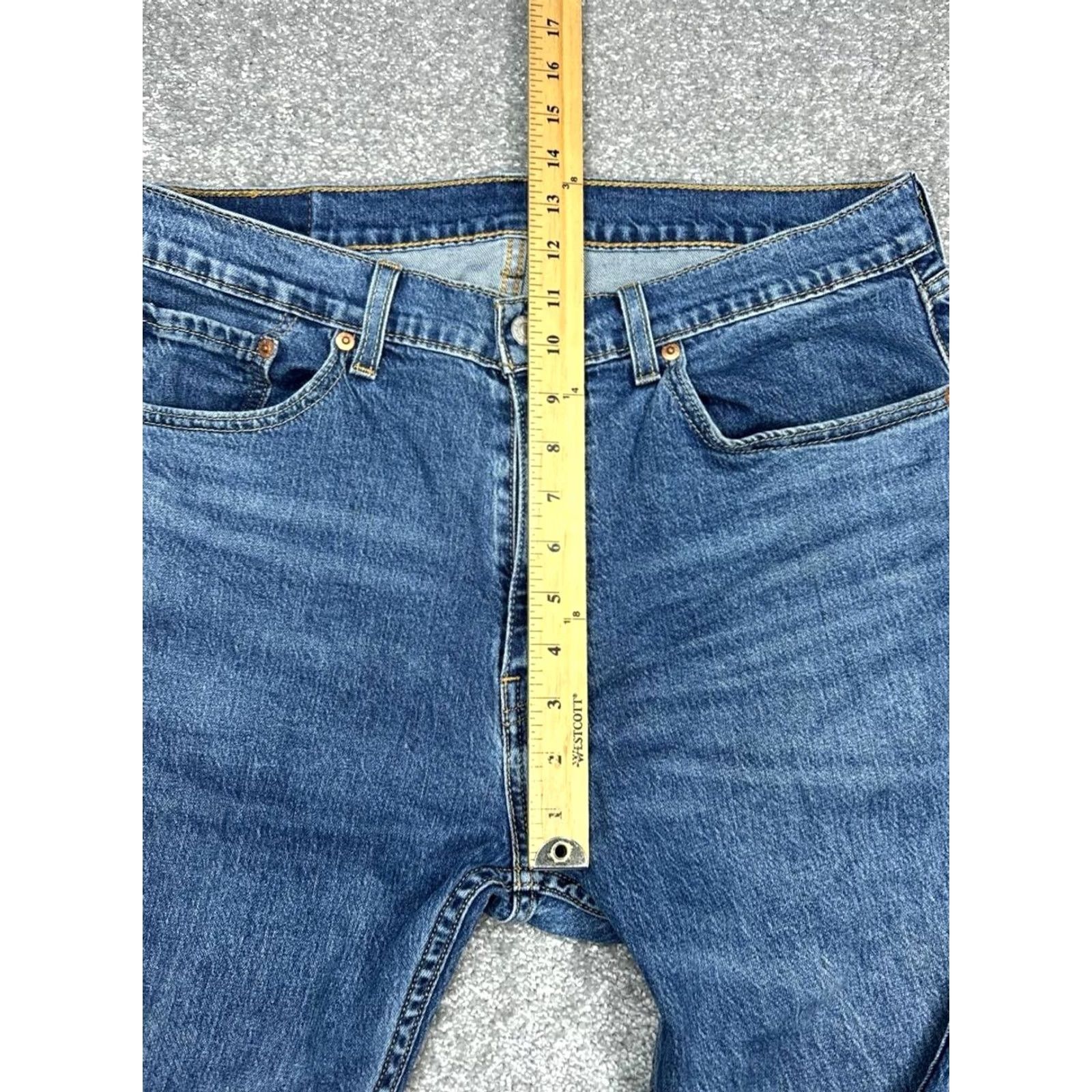 Levi's Levi's 505 Jeans Mens Regular Straight Fit Blue Denim Cotton Stretch 34x30 Inseam 30 5-Pocket Button Zip Size US 33 - 4 Thumbnail