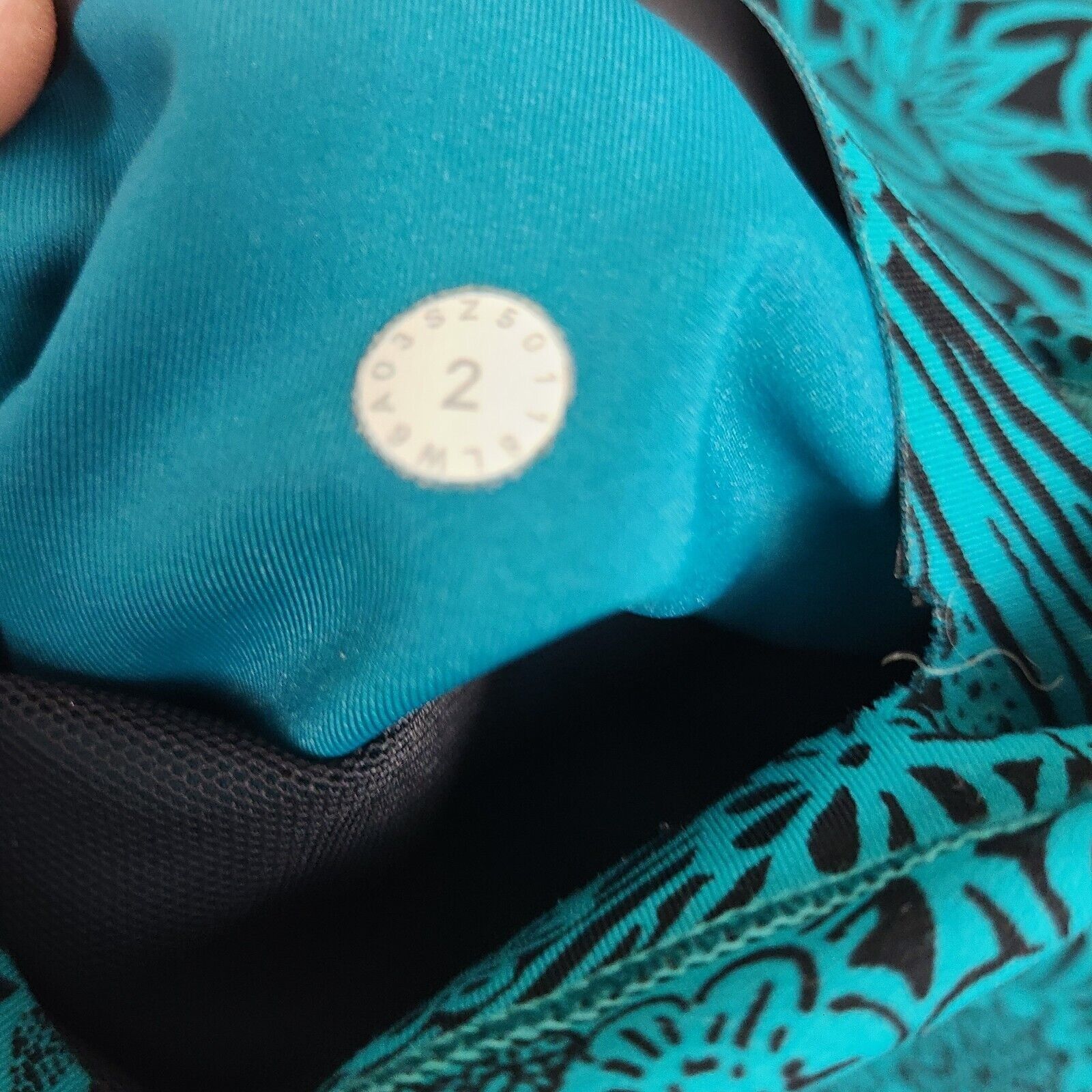 Lululemon Lululemon Women's 2 In Movement Cropped Leggings Teal & Blac Size 26" / US 2 / IT 38 - 11 Thumbnail
