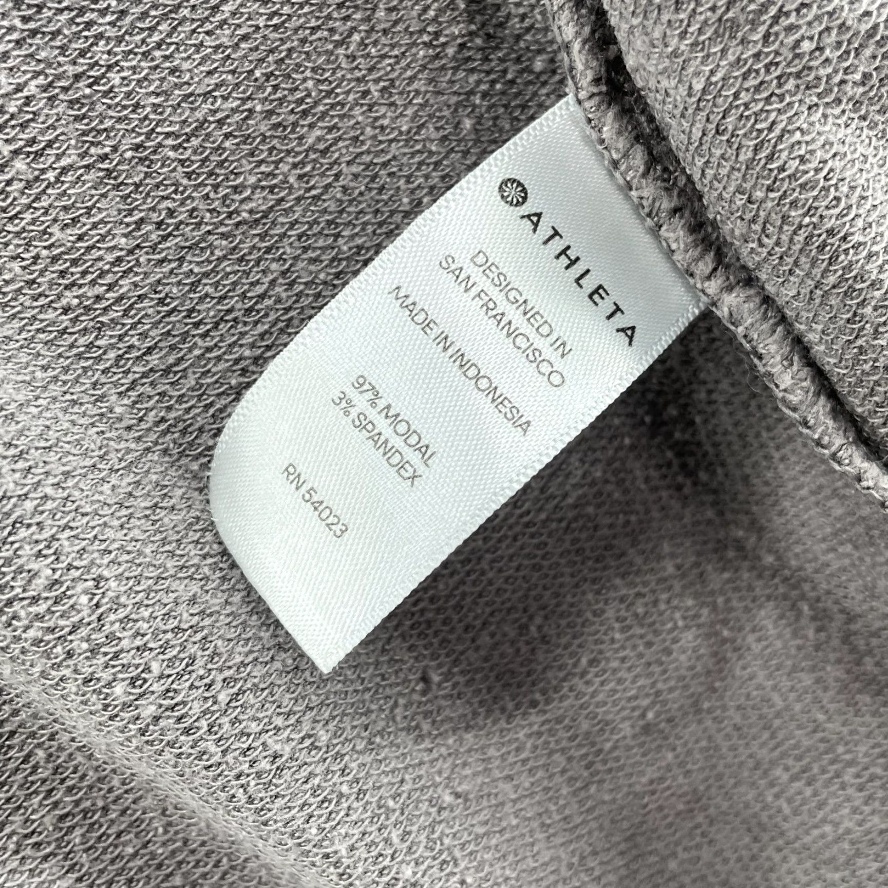 Athleta Athleta Cardigan Women's Medium Mauve Thumb Hole Athleisure Travel Hike Gorpcore Size M / US 6-8 / IT 42-44 - 5 Thumbnail