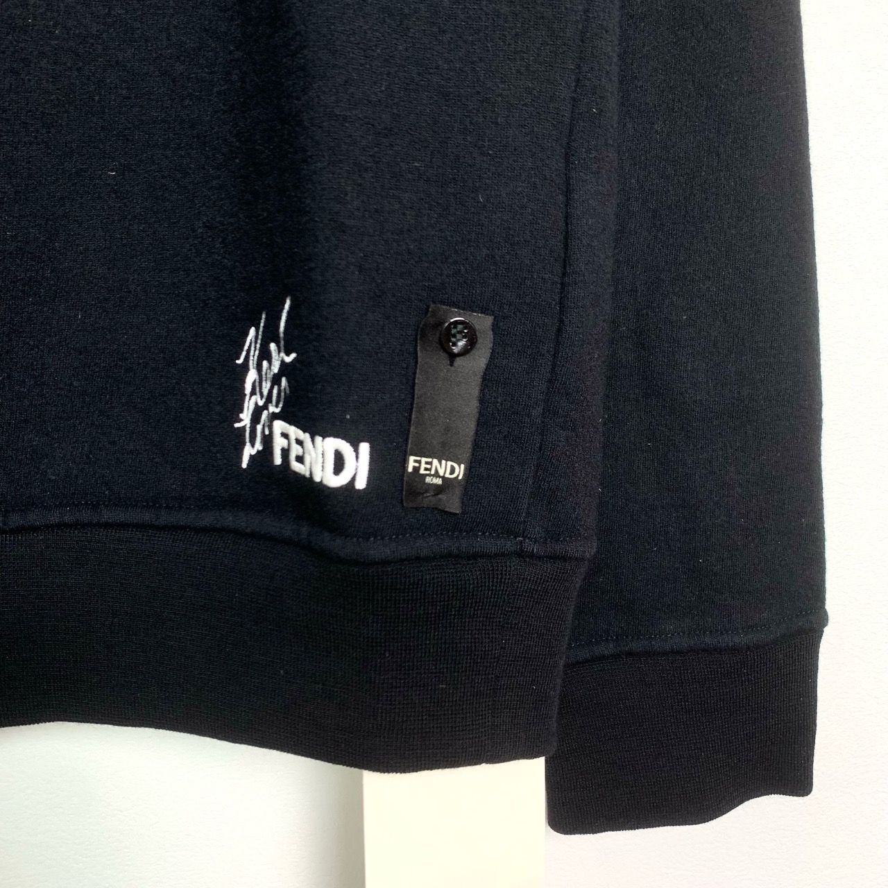 Fendi Fendi Mens Black Round-Neck Sweatshirt W/ Iconic Graphic App Size US M / EU 48-50 / 2 - 4 Thumbnail