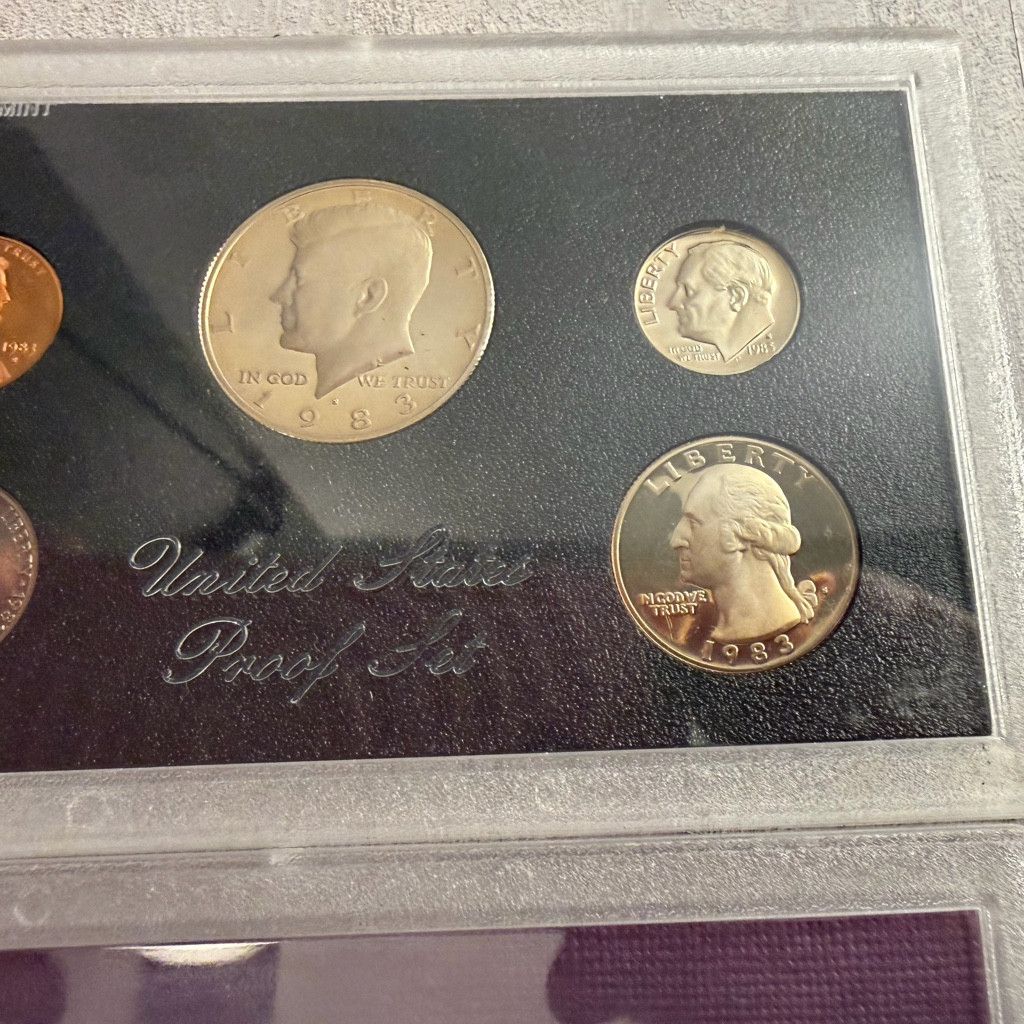 WISDOM Pair 1983 & 1984 U.S. Proof Sets Size 26 - 3 Thumbnail