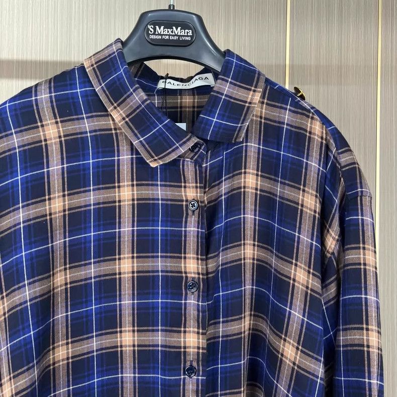 Balenciaga Balenciaga Gold Button Plaid Shirt Size US XS / EU 42 / 0 - 3 Thumbnail