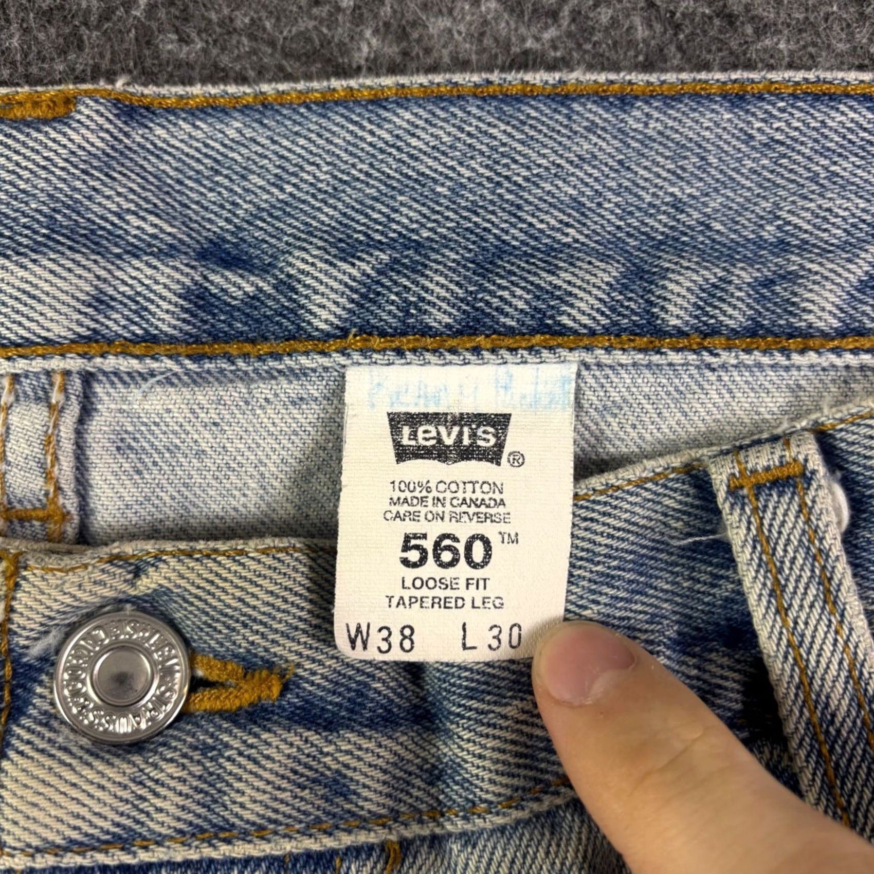 Levi's VINTAGE Levi's 560 Jeans Light Wash Denim 36x30 Mens 90s Tapered Loose Fit Relaxed Mid Rise 5-Pocket Blue Hats? Size US 36 / EU 52 - 6 Thumbnail