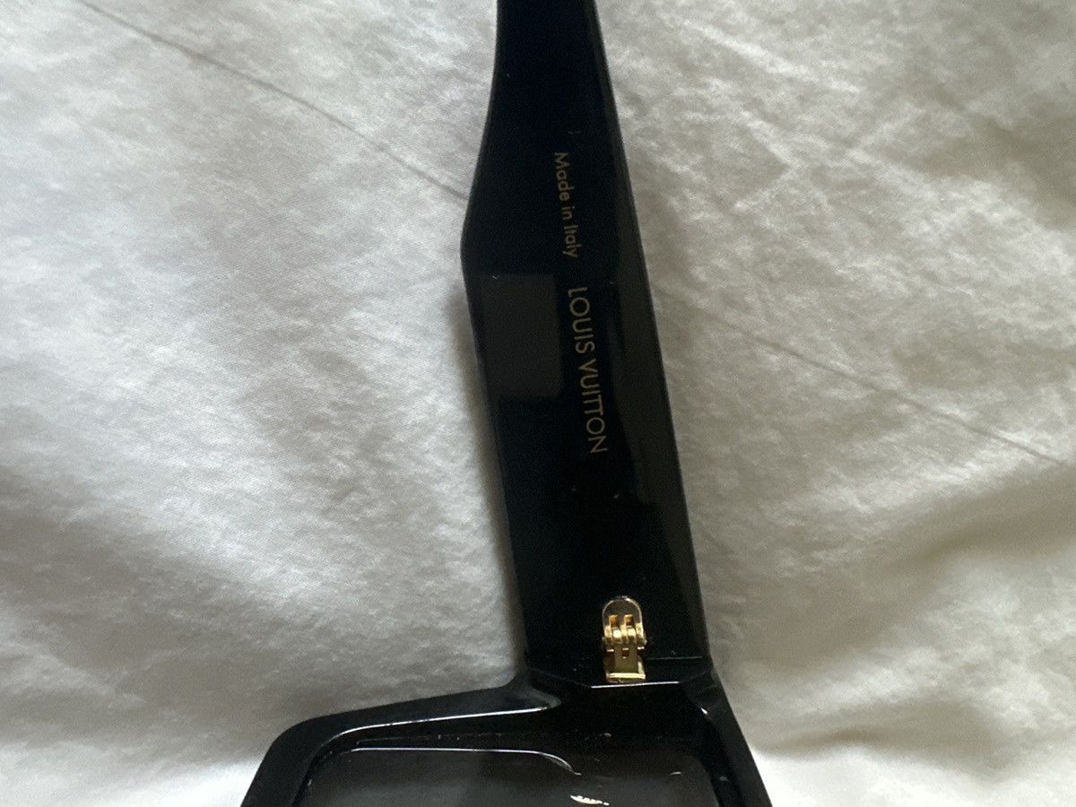 Louis Vuitton LOUIS VUITTON CYCLONE SUNGLASSES Size ONE SIZE - 10 Thumbnail