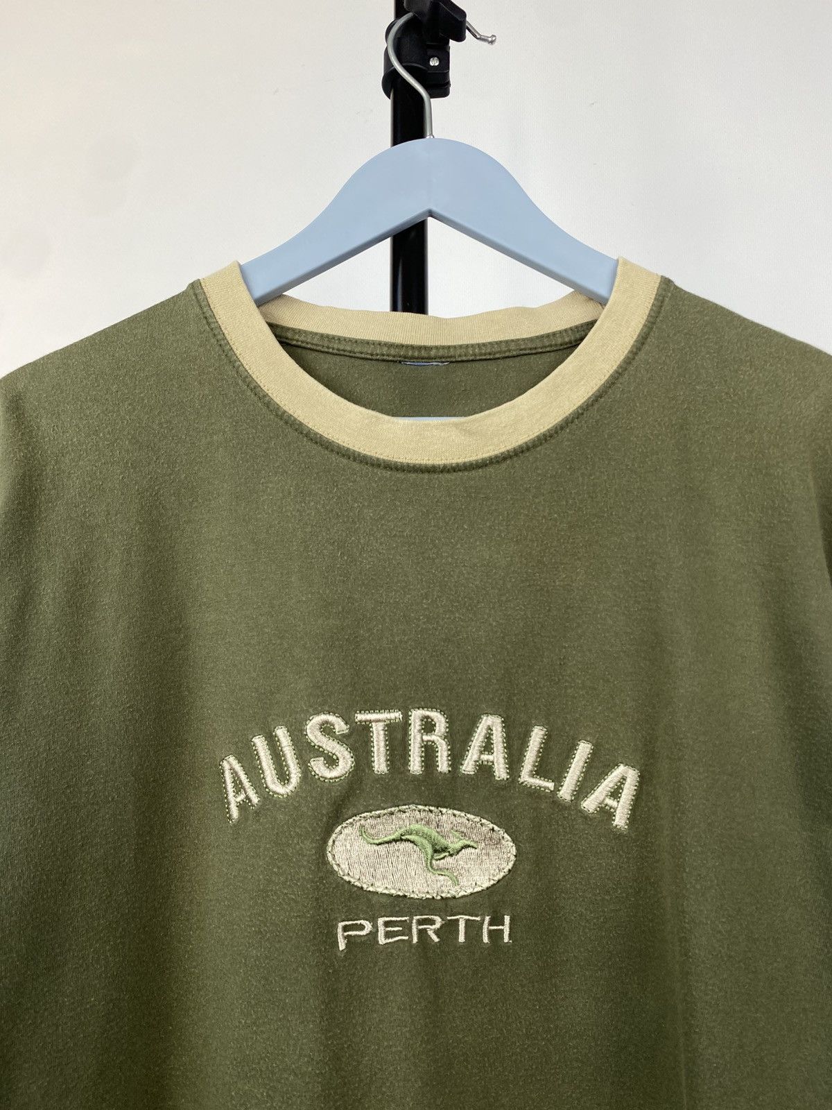 Vintage Vintage 90s Australia Big LOGO rare surf T-Shirt Size US S / EU 44-46 / 1 - 4 Thumbnail