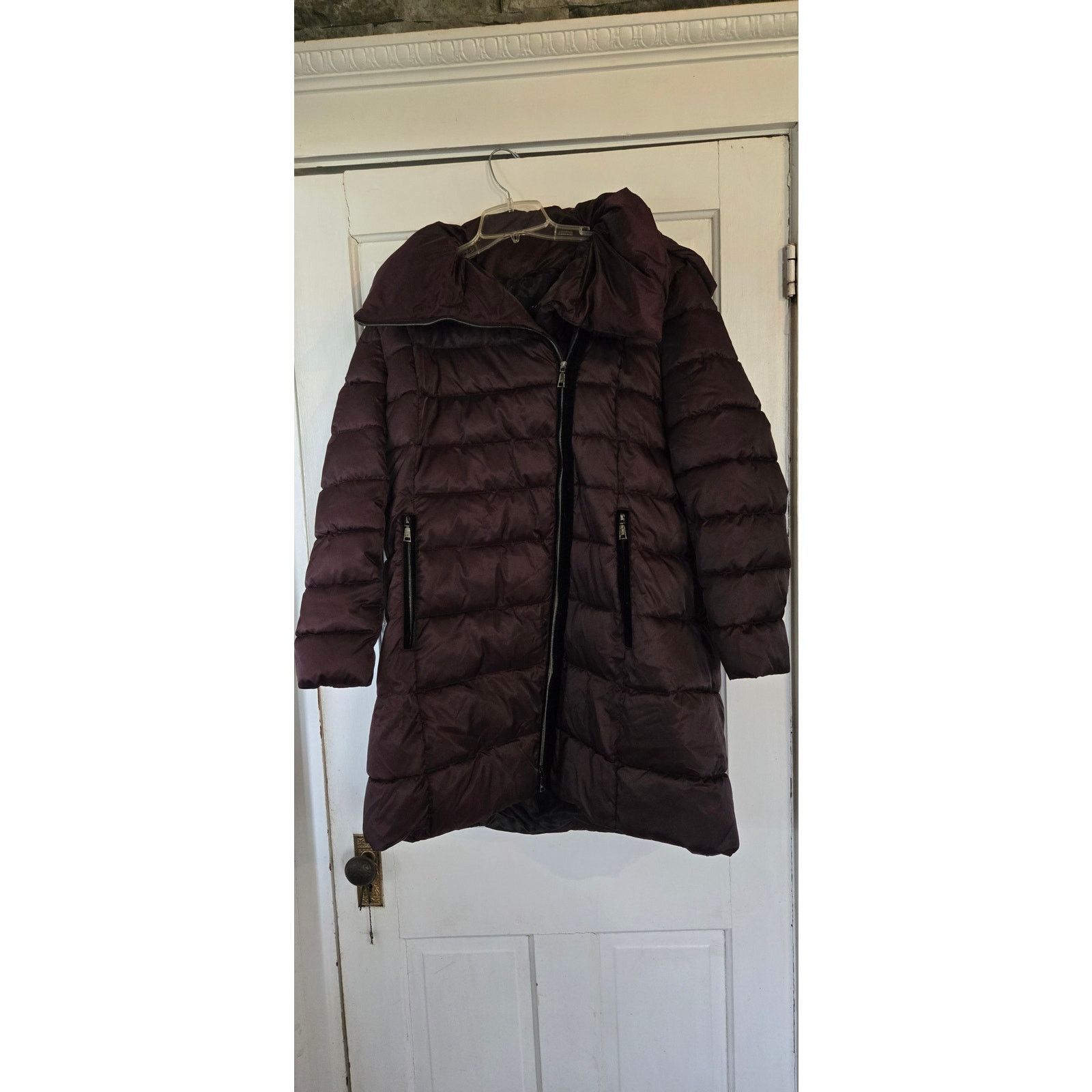 Elie Tahari Tahari deep maroon/purple puffer coat, size XXL Size XXL / US 16-18 / IT 52-54 - 1 Thumbnail