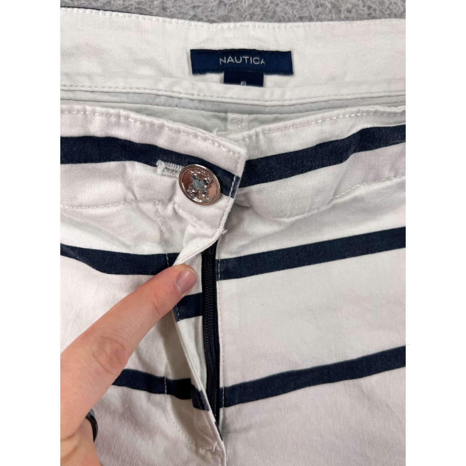 Nautica Nautica Shorts Women 6 White Stripe Twill Pockets 29x5 Cotton Blend Stretch Size 28" / US 6 / IT 42 - 3 Thumbnail