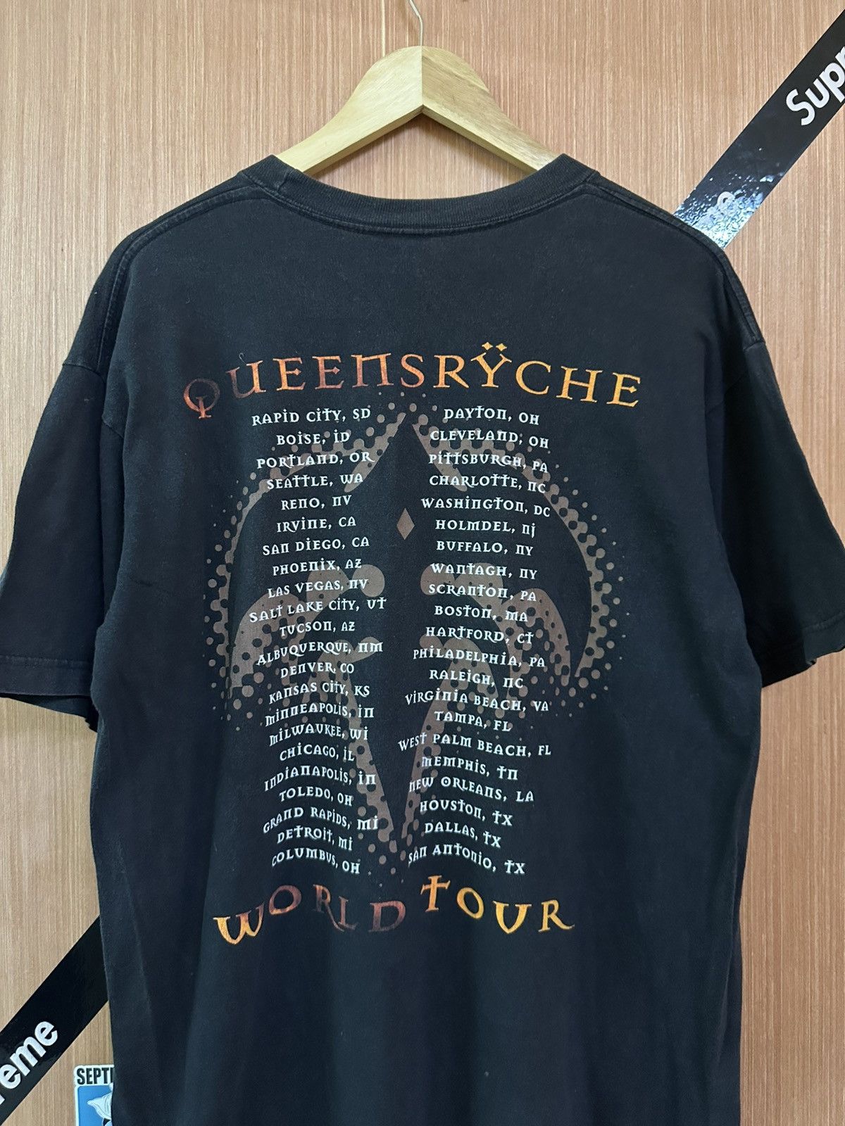 Band Tees Vintage 90's Queensryche American Metal Band World Tour Tees Size US L / EU 52-54 / 3 - 6 Thumbnail
