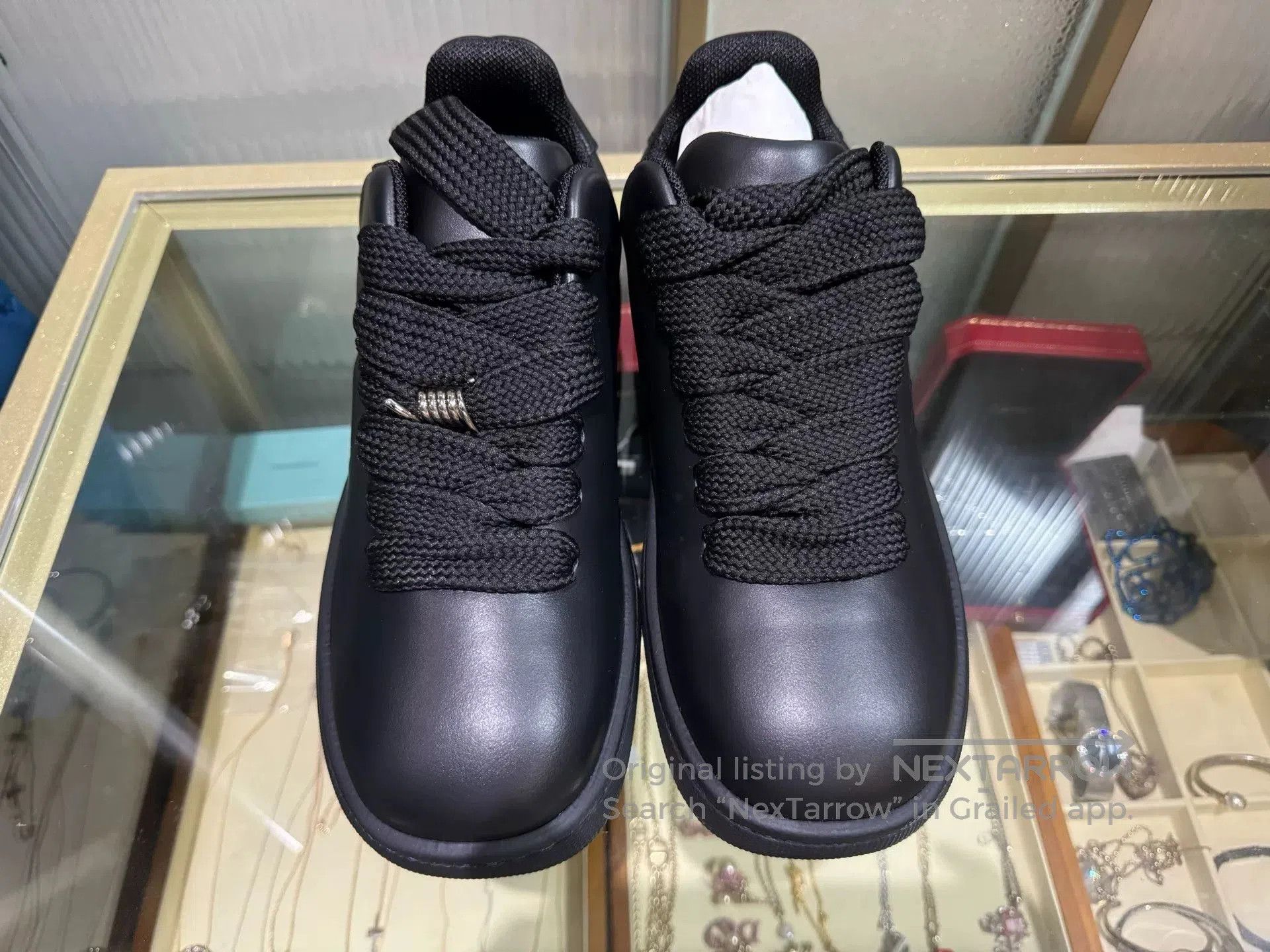 Burberry Burberry Black Low-Top Sneakers for Sale. Size US 7 / EU 40 - 1 Thumbnail