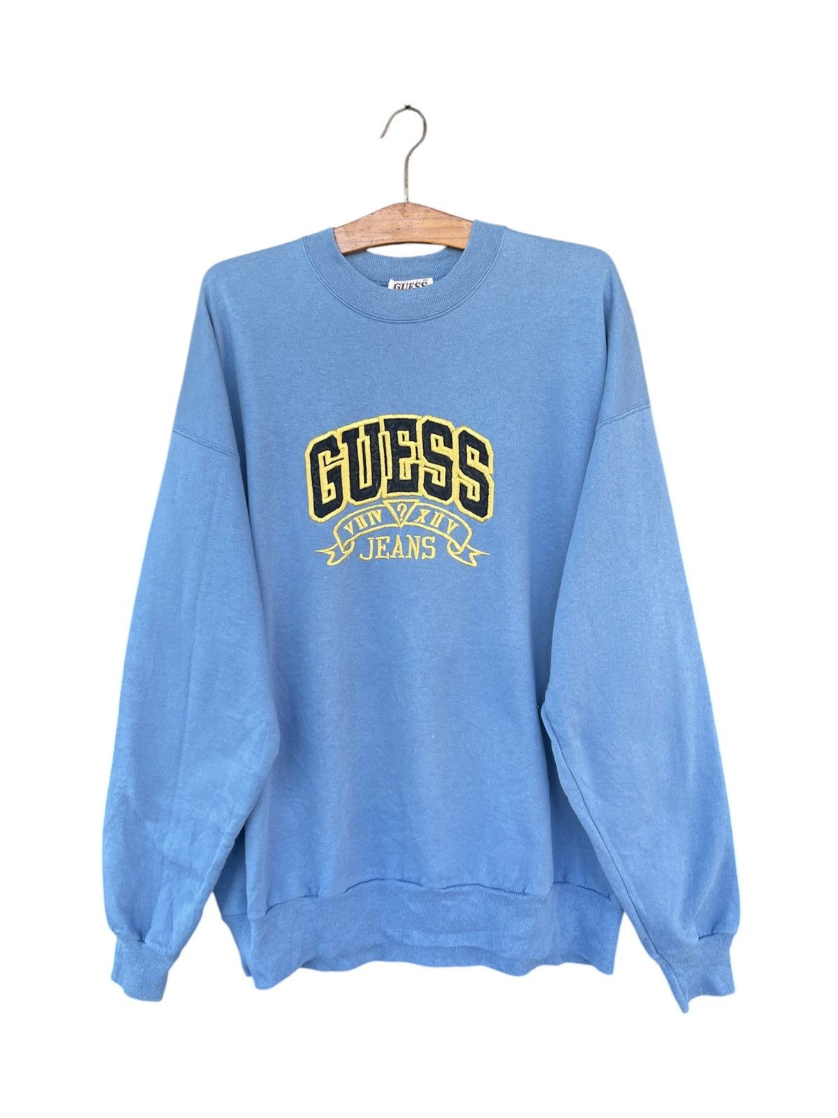 Guess Vintage 90s Guess Embroidered Sweatshirt Size US L / EU 52-54 / 3 - 1 Thumbnail