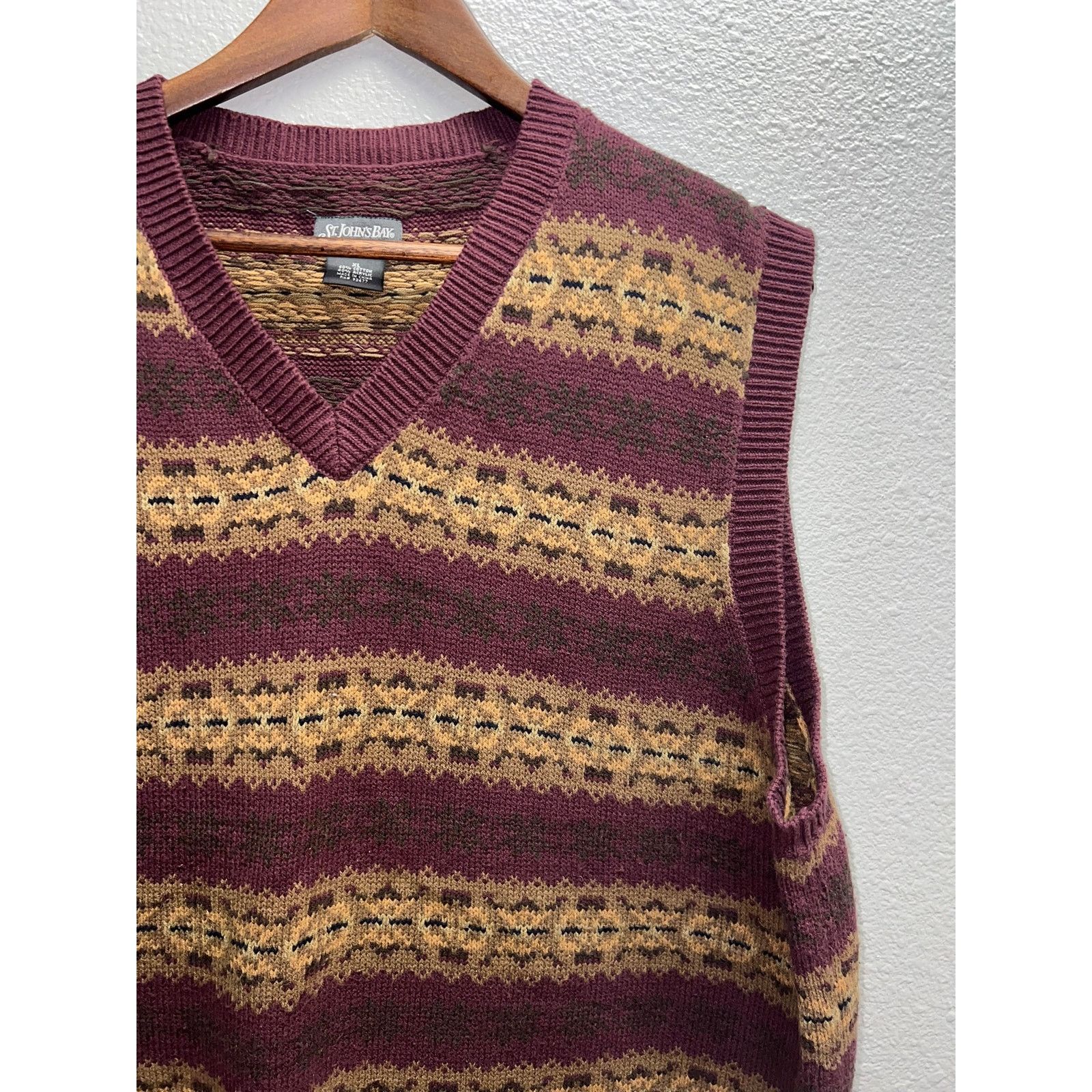 St. Johns Bay St. Johns Bay Sweater Vest Maroon Gold Design V Neck X-Large Size US XL / EU 56 / 4 - 2 Thumbnail