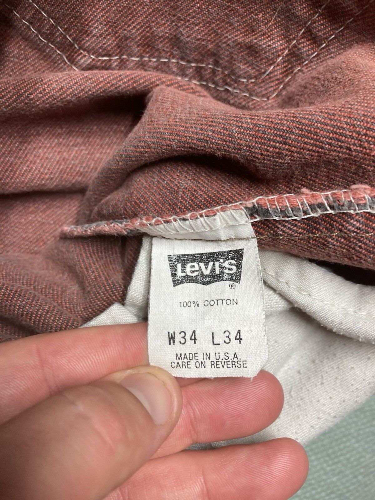 Vintage 90s Levis 560 jeans faded salmon paint baggy tapered 34x34 Size US 34 / EU 50 - 6 Thumbnail