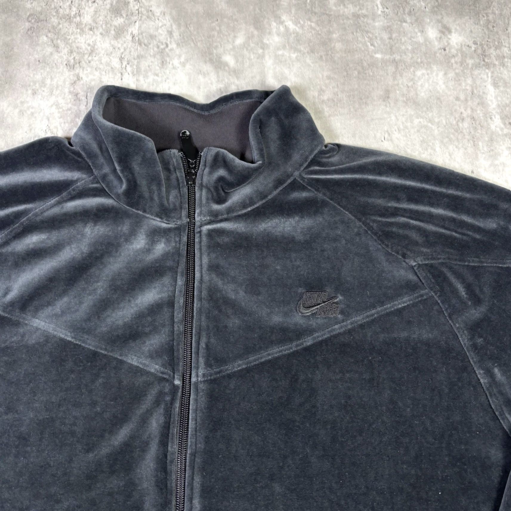 Nike VINTAGE Nike Sportswear Suede Jacket Full Zip Embroidered Swoosh 2XL 2000s Black Men Knit Suede Windbreaker 90s Vintage? Size US XXL / EU 58 / 5 - 6 Thumbnail