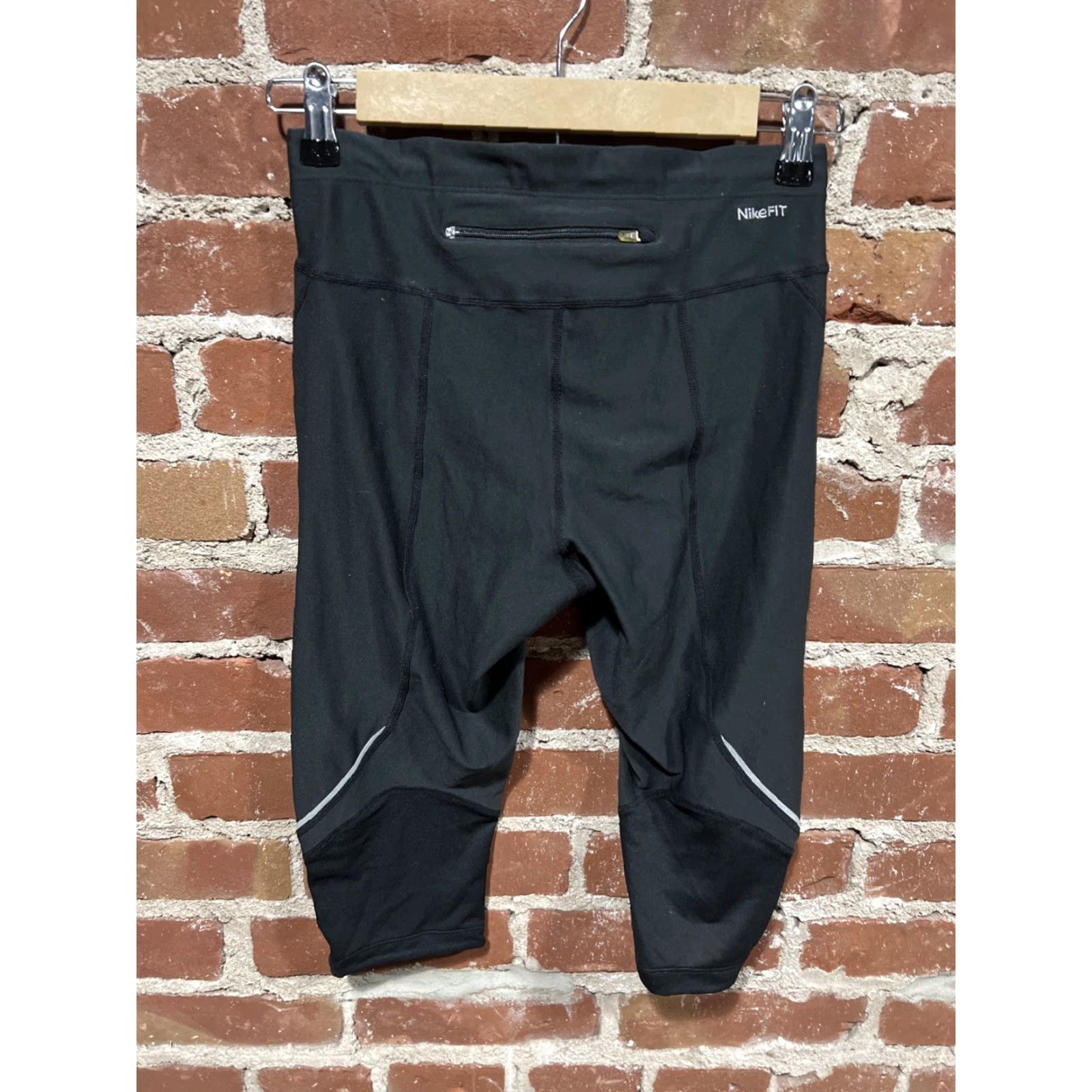 Nike Nike Women's S Leggings Cropped Black Dri-FIT Stretch Elastic Waist Activewear 2020s Size 28" / US 6 / IT 42 - 4 Thumbnail