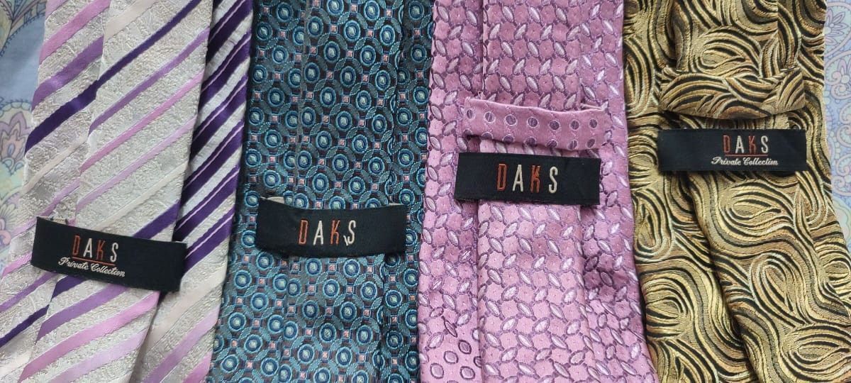 Gucci Luxury Designer Silk Tie Bundle Size ONE SIZE - 8 Thumbnail