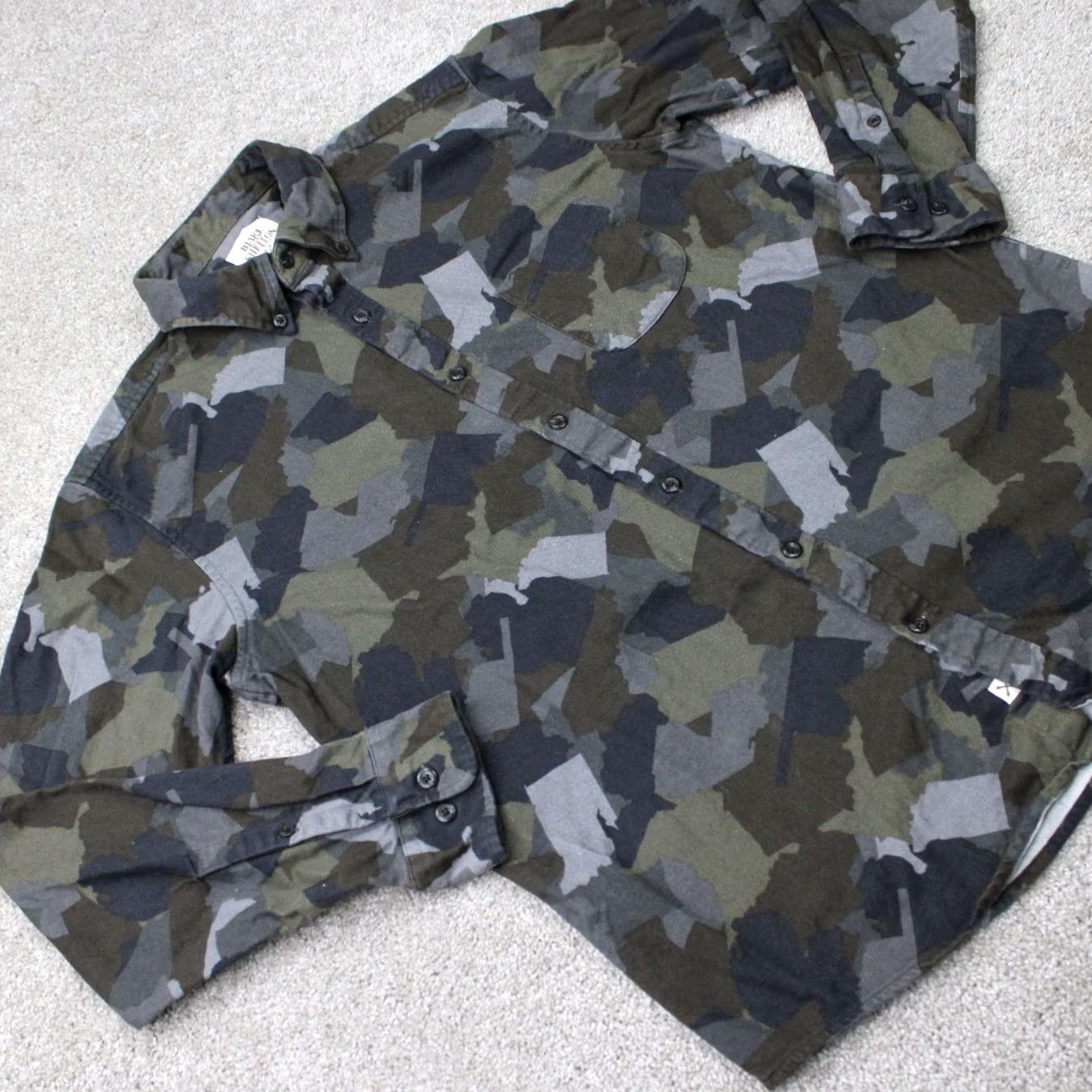Lands' End Blake Shelton x Lands End Camo Shirt Mens Large 16-16.5 Green/Gray L/S Button-Up Shirt Size US L / EU 52-54 / 3 - 7 Thumbnail