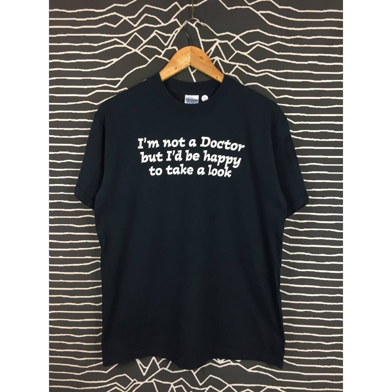 Gildan Vtg Y2K I'm Not A Doctor But I'd Be Happy To Take A Look Tee Size US M / EU 48-50 / 2 - 1 Thumbnail