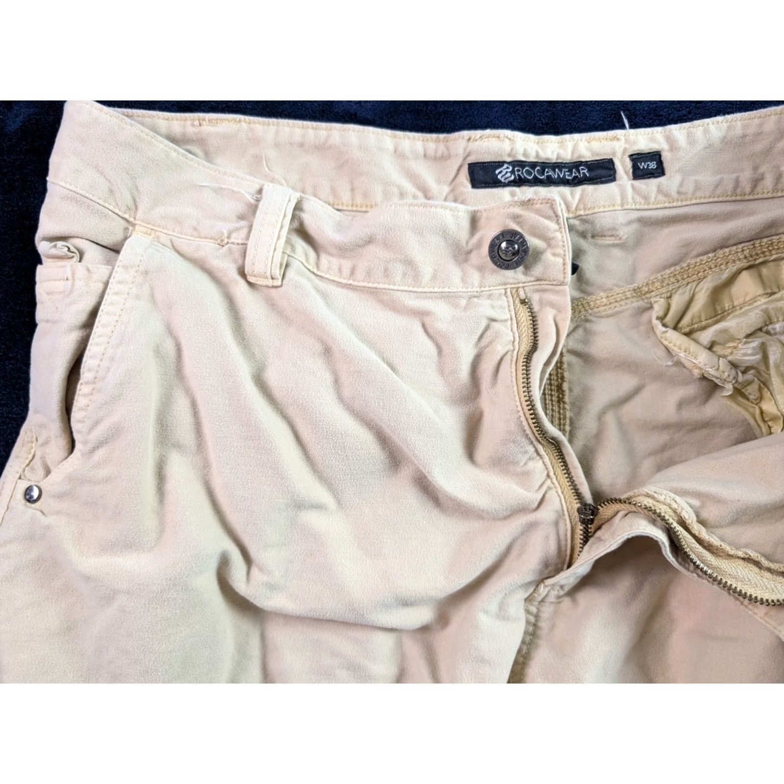 Rocawear Rocawear Y2K Tan Zippered Baggy Cargo Shorts Men’s Size 38 READ - Beige Cotton, 38, Cargo, Pockets, Casual, Summer, Spring, Men, Regular Size US 38 / EU 54 - 4 Thumbnail
