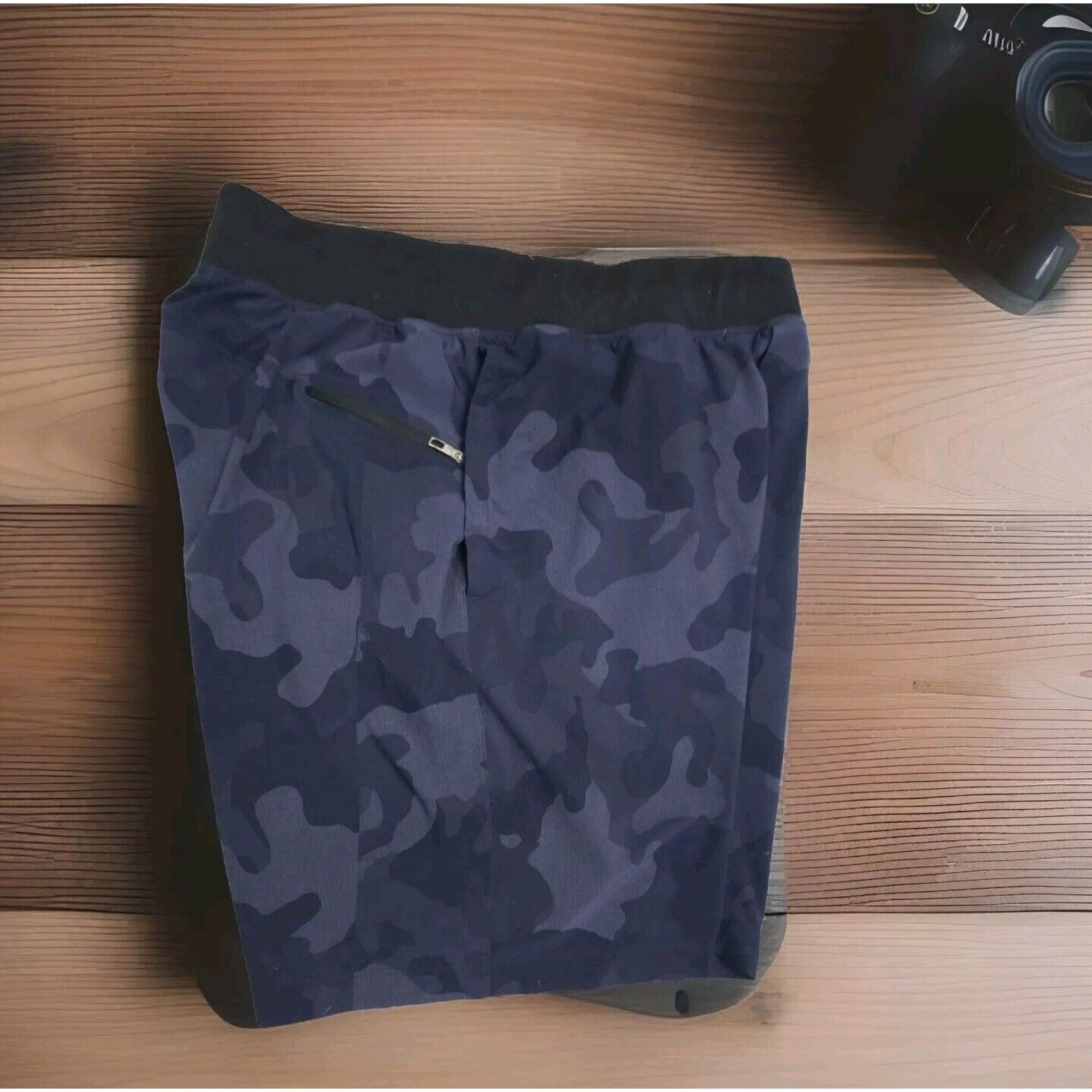Lululemon Lululemon Mens Blue Linerless Camo Athletic Shorts EXCELLENT Size US 30 / EU 46 - 2 Thumbnail