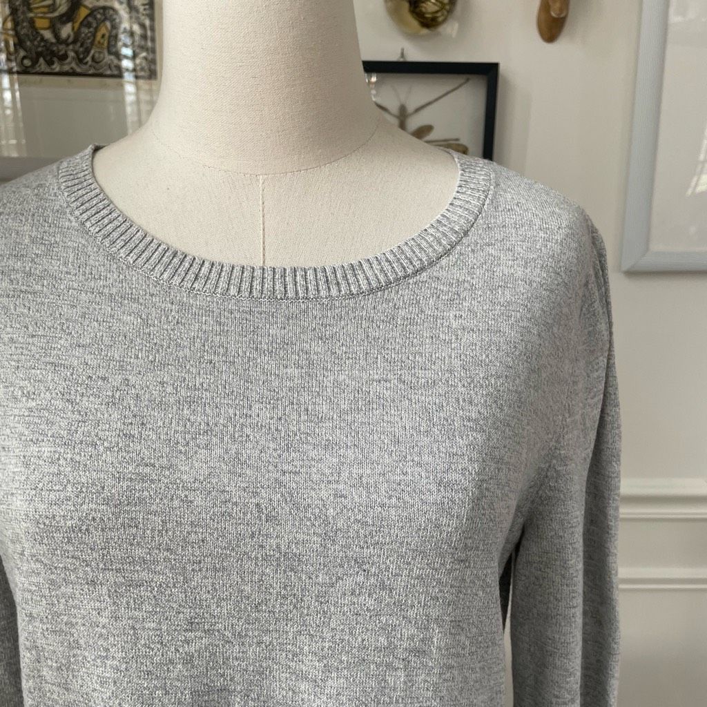 Other Talbots Grey Tunic Sweater Welt Pockets Back Neck Zip M Size M / US 6-8 / IT 42-44 - 2 Thumbnail