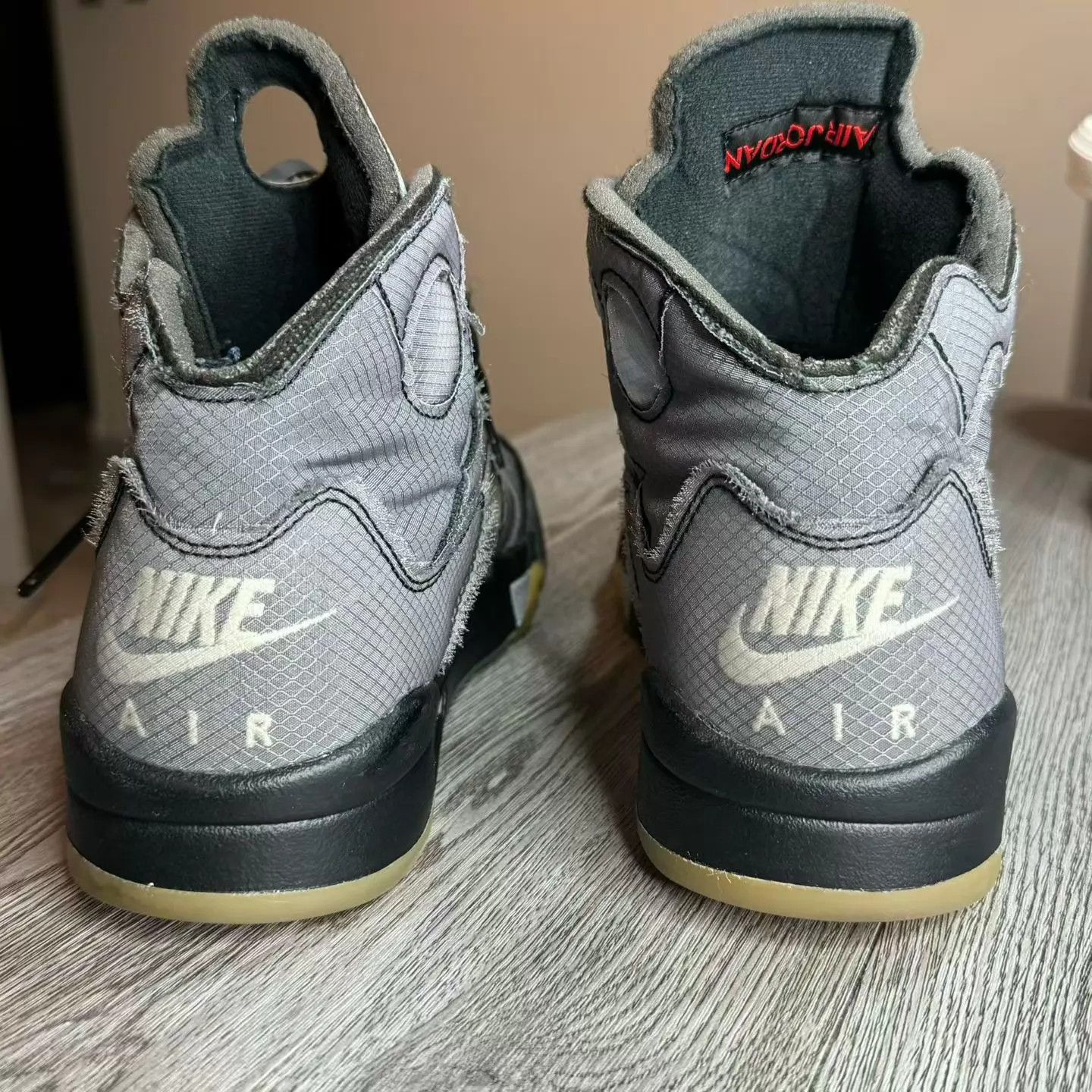 Off-White OFF-WHITE x Air Jordan 5 Black Satin 44 (98 New) Size US 11 / EU 44 - 5 Thumbnail